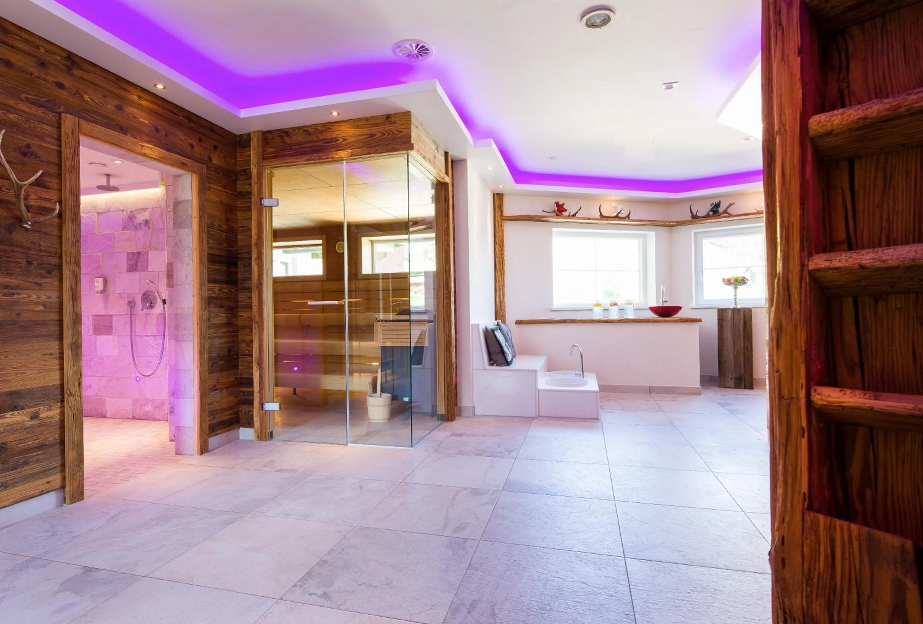 Spa and wellness centre/facilities in Haller's Geniesserhotel