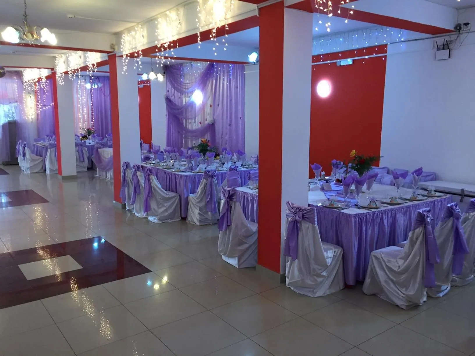 Restaurant/places to eat in Hotel Continental