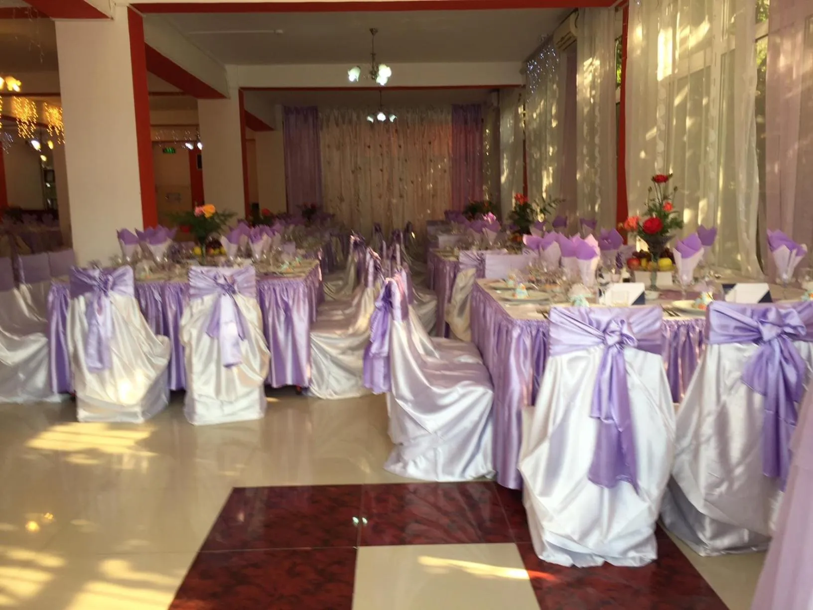 Restaurant/places to eat in Hotel Continental