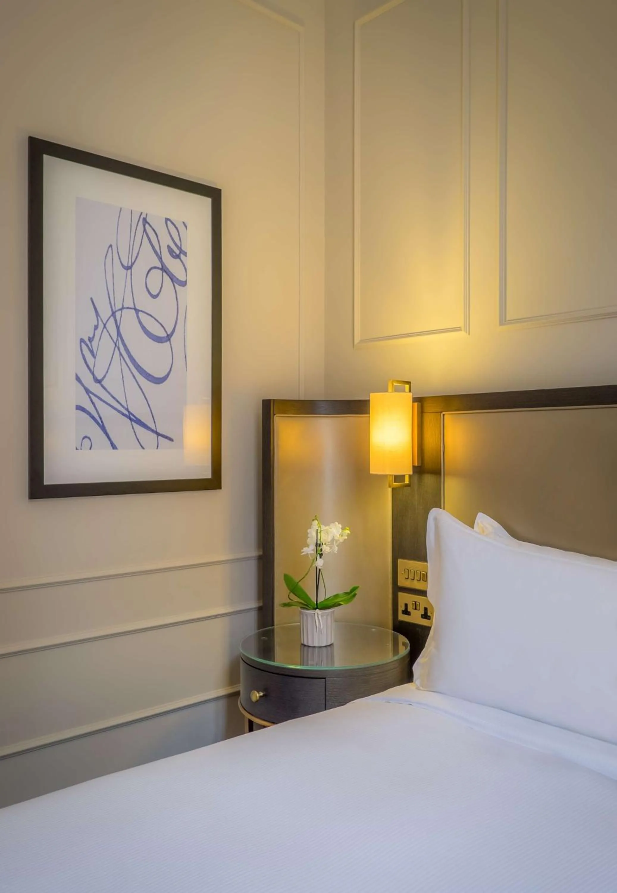 Bed in Hilton London Euston