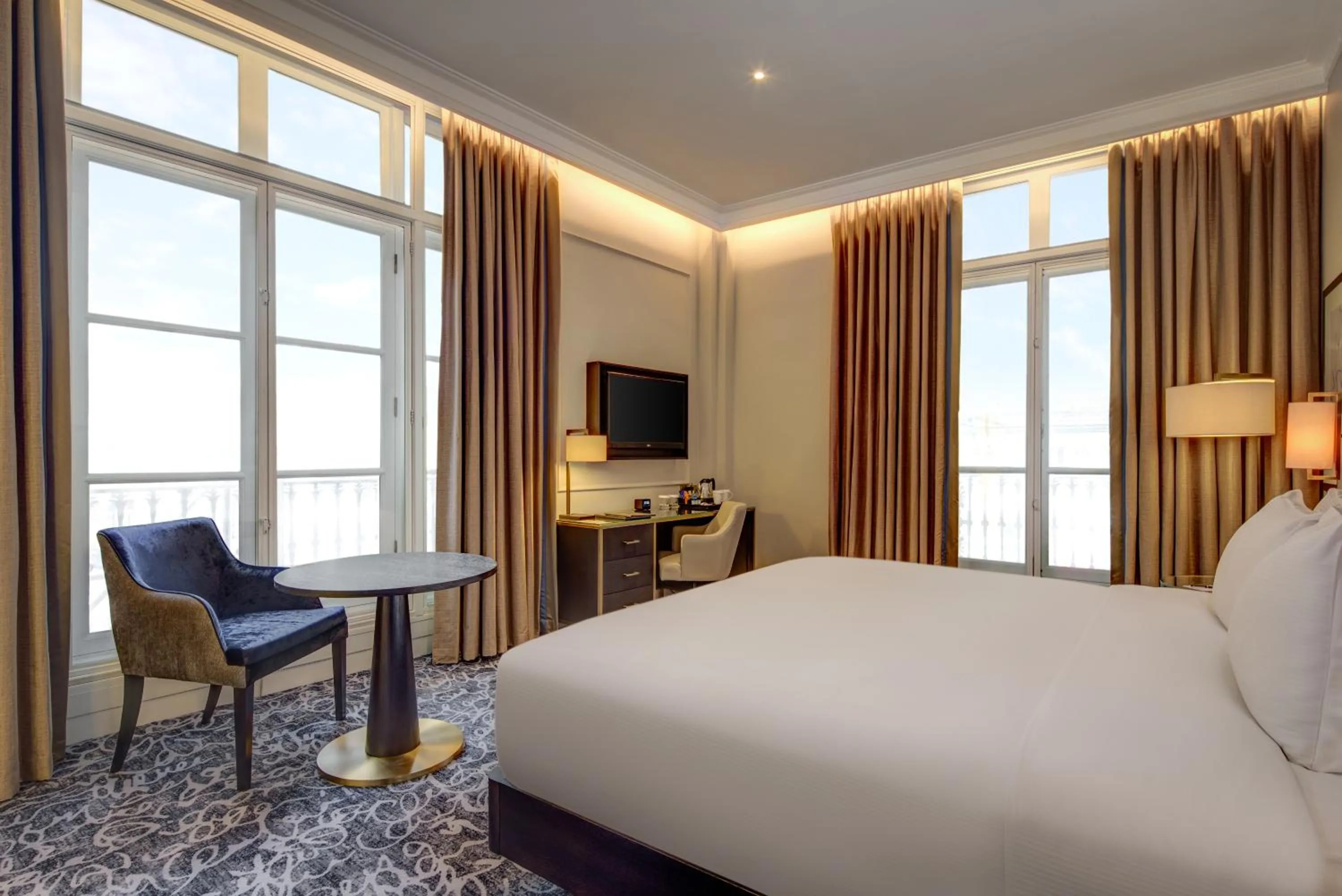 Bedroom, Bed in Hilton London Euston