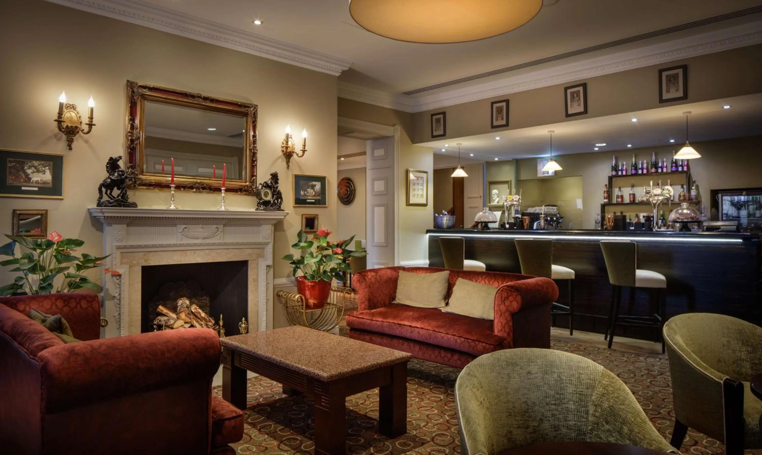 Lounge or bar in Hilton London Euston