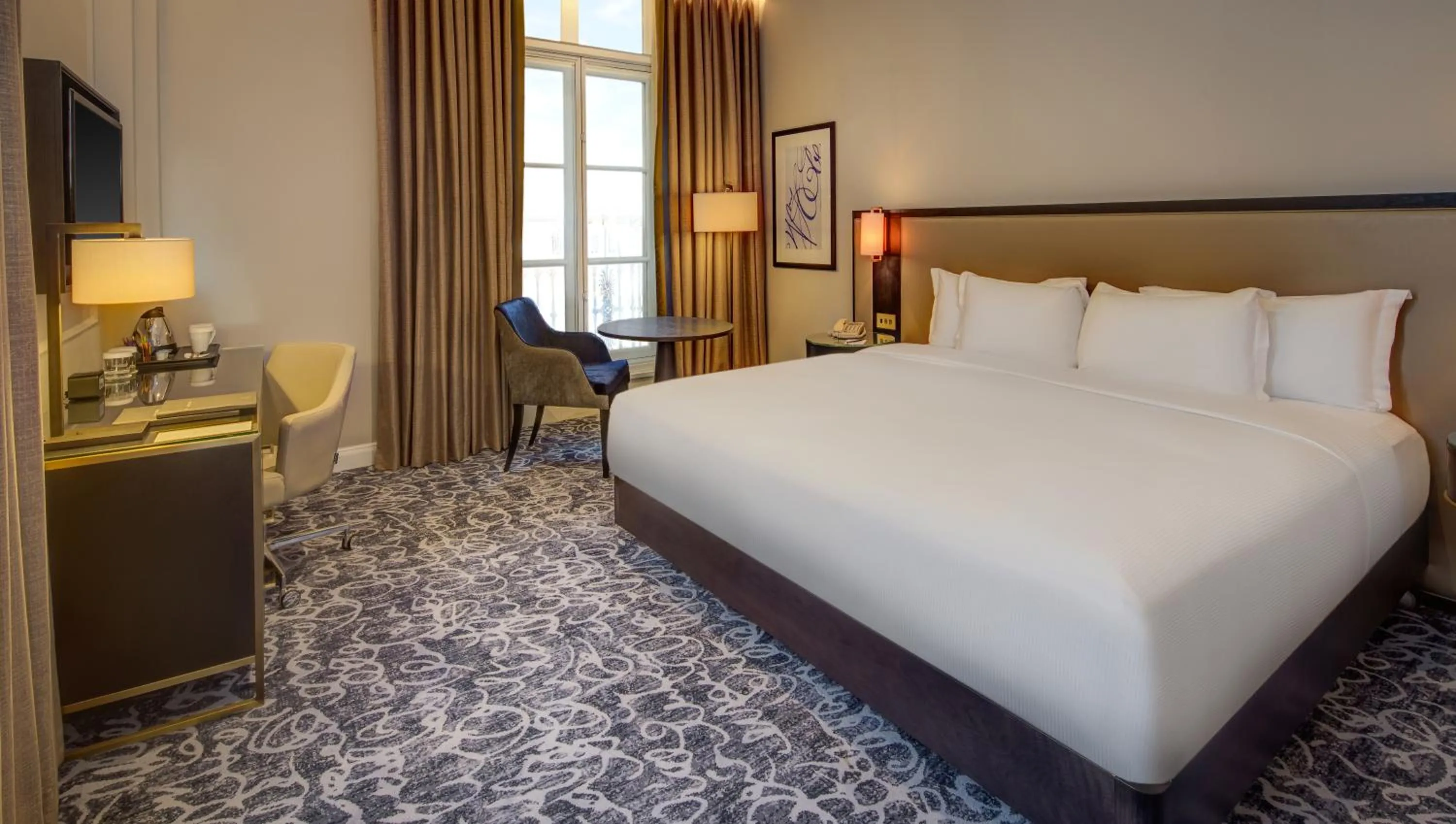 Bed in Hilton London Euston