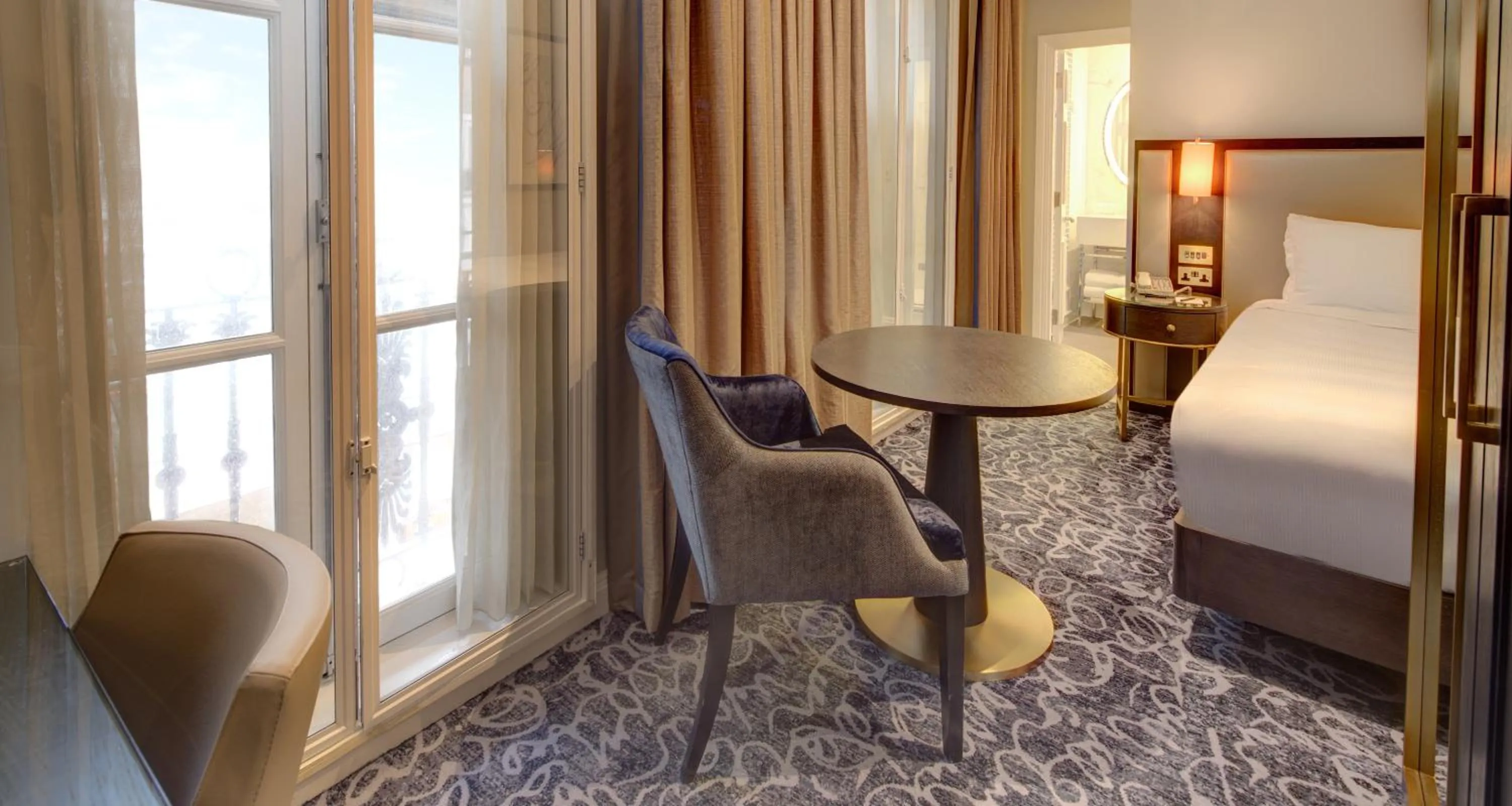 Bed in Hilton London Euston