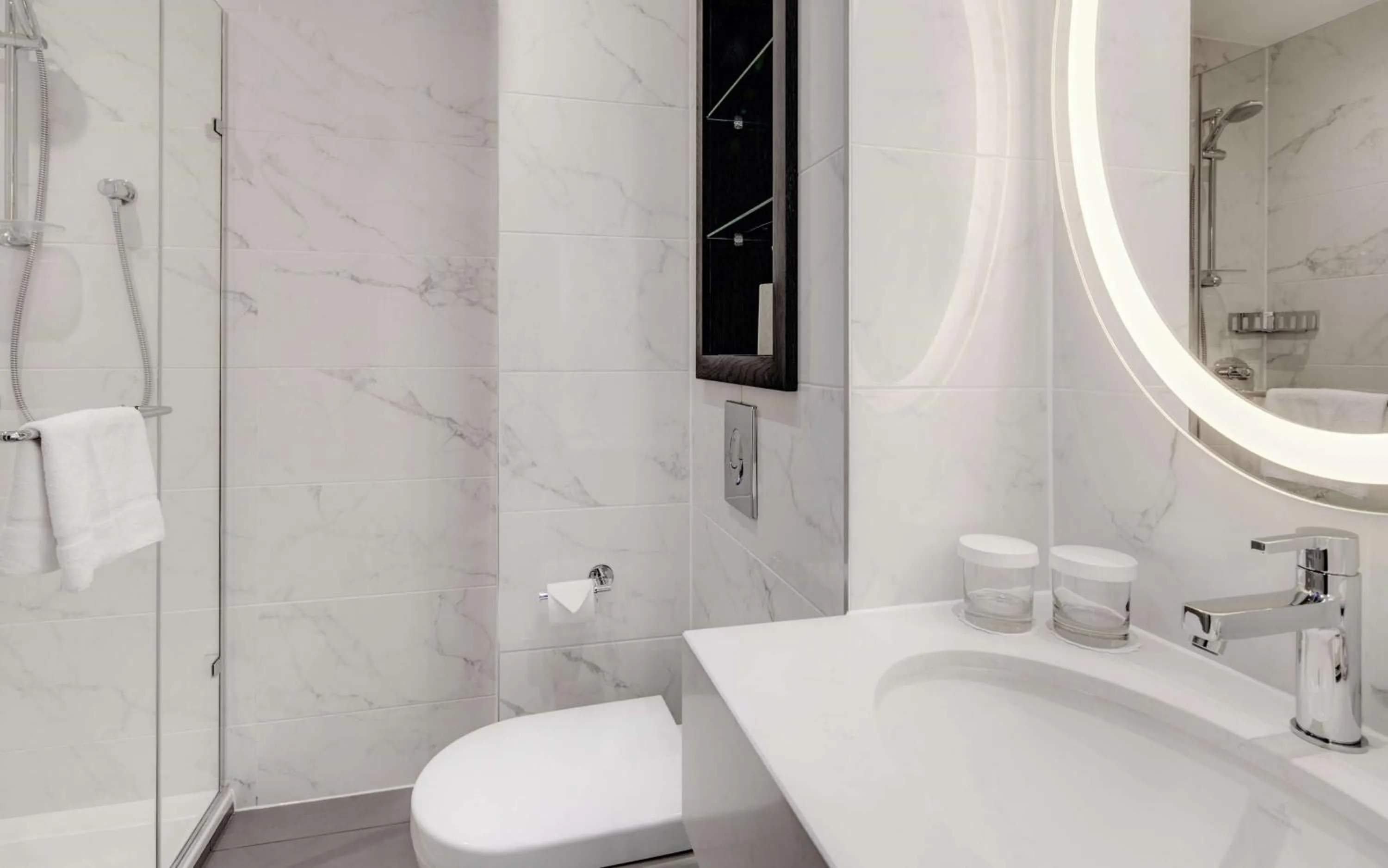 Bathroom in Hilton London Euston