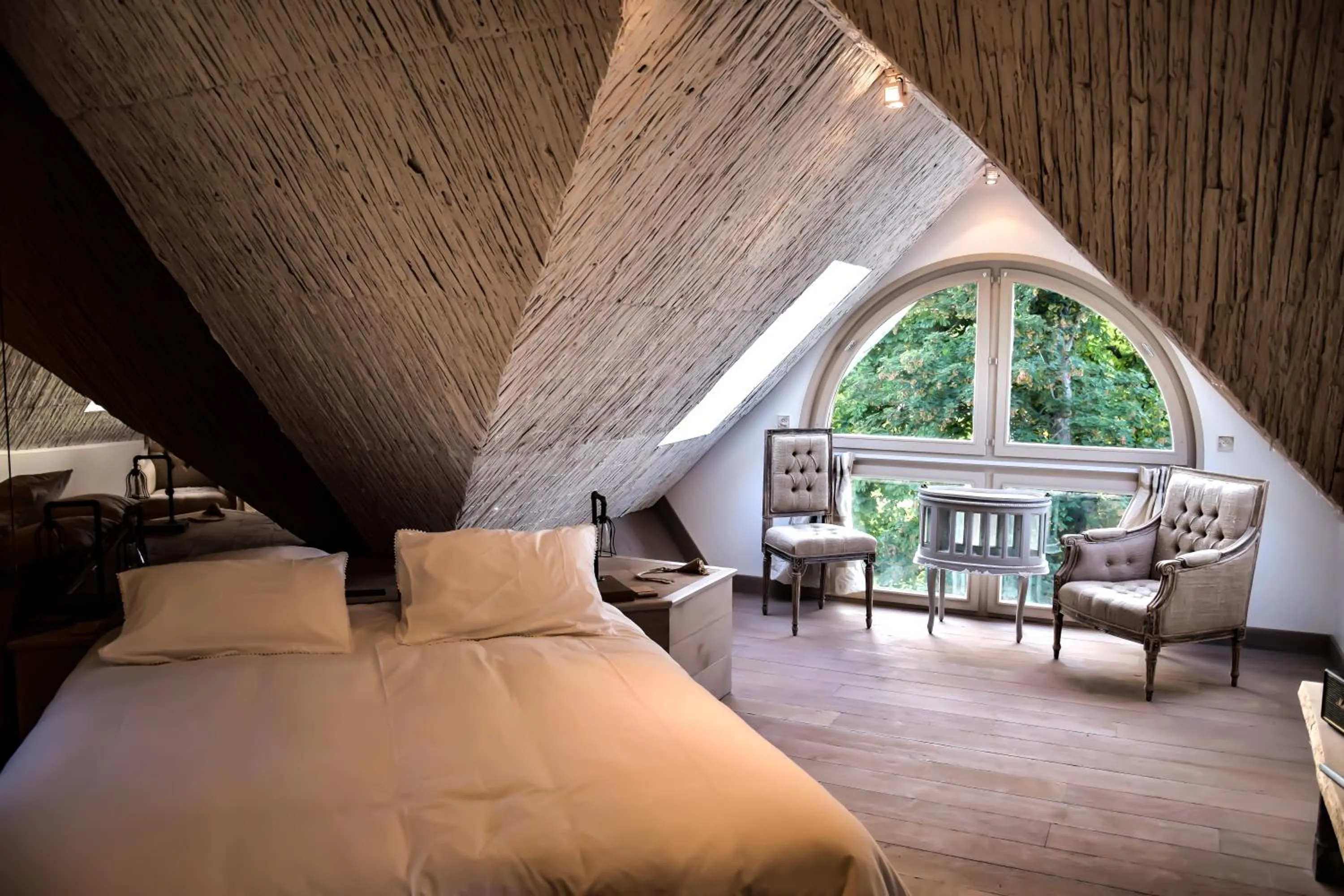 Bedroom, Bed in L'abbaye Saint Michel