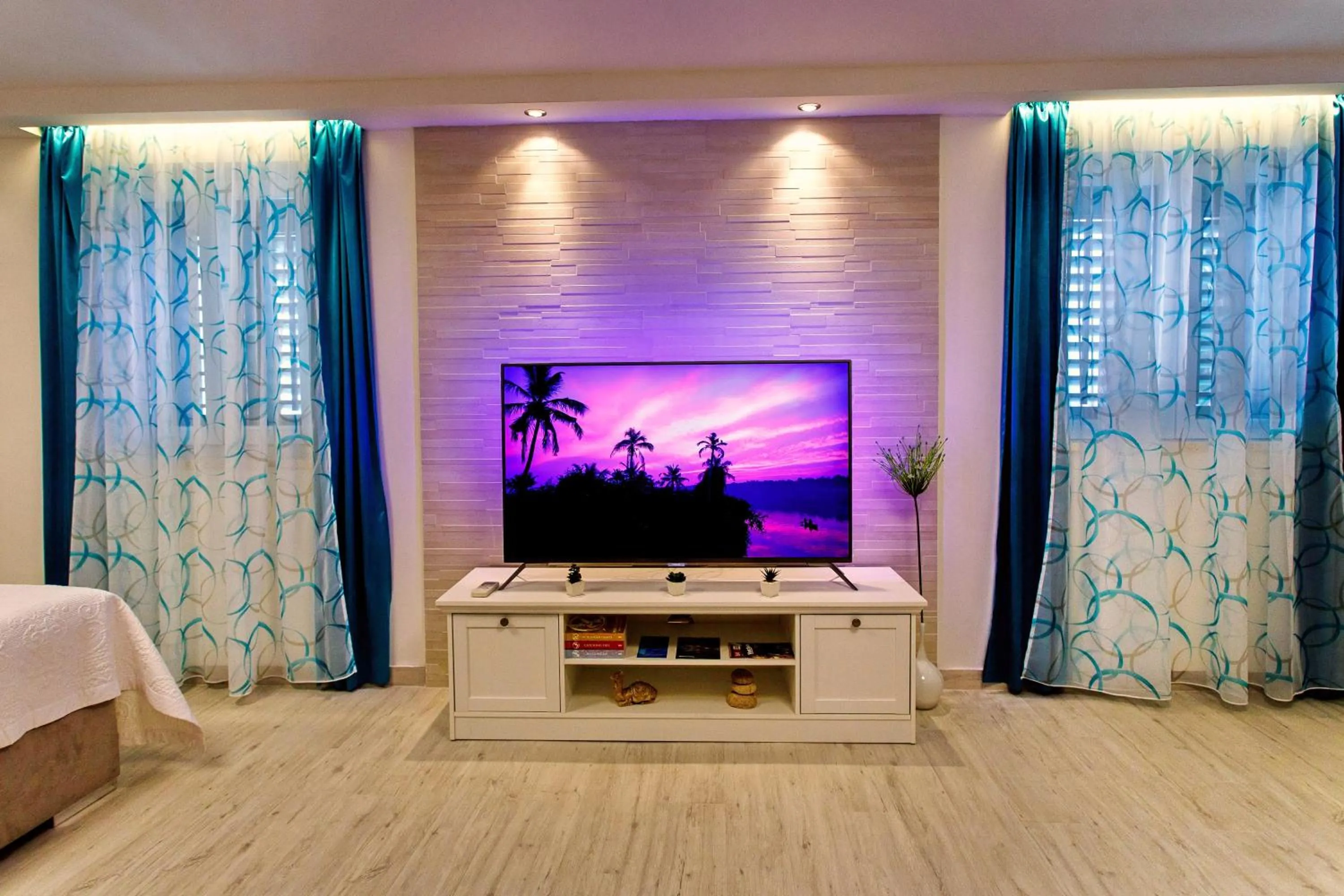 TV and multimedia in House Sandra