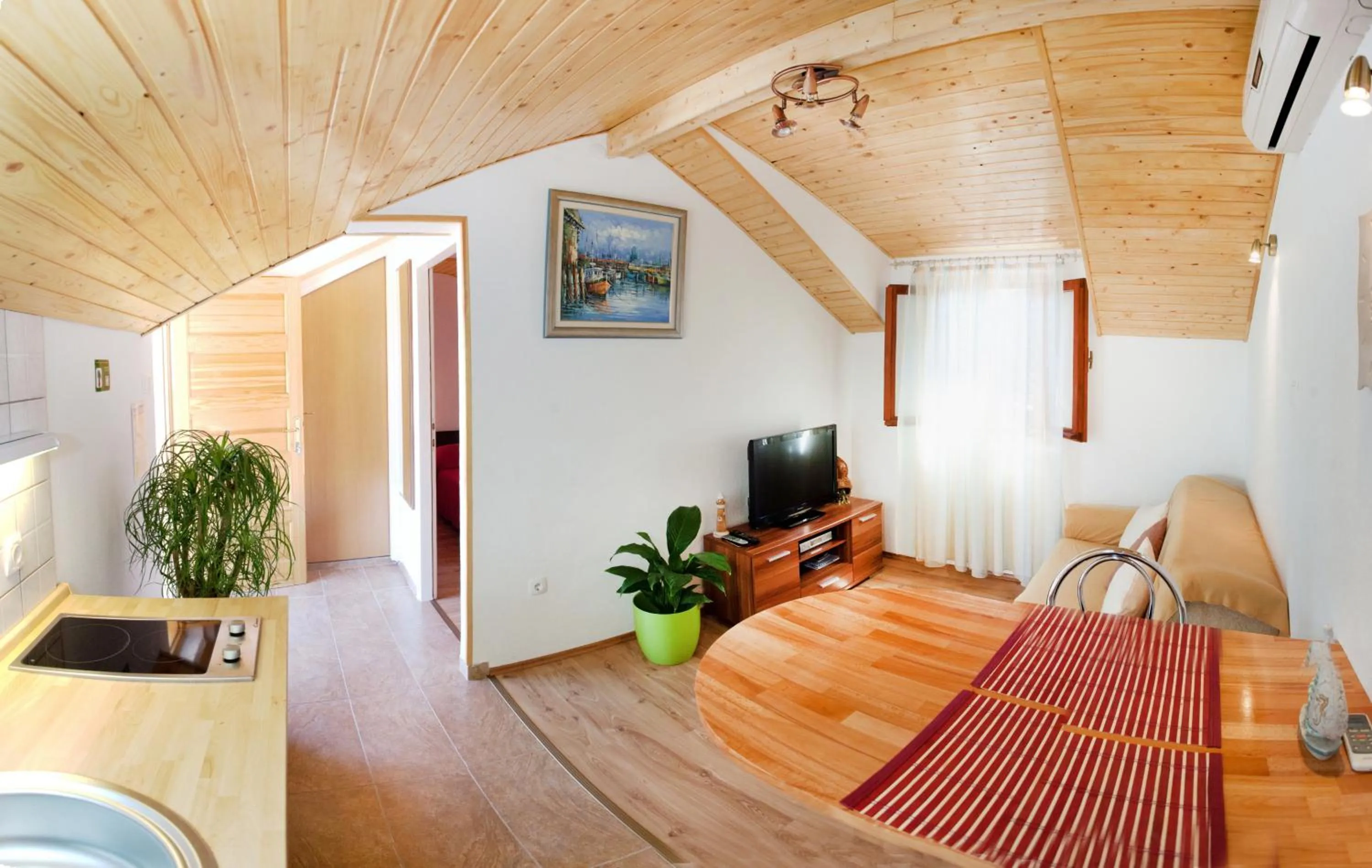 TV and multimedia, Bed in House Sandra