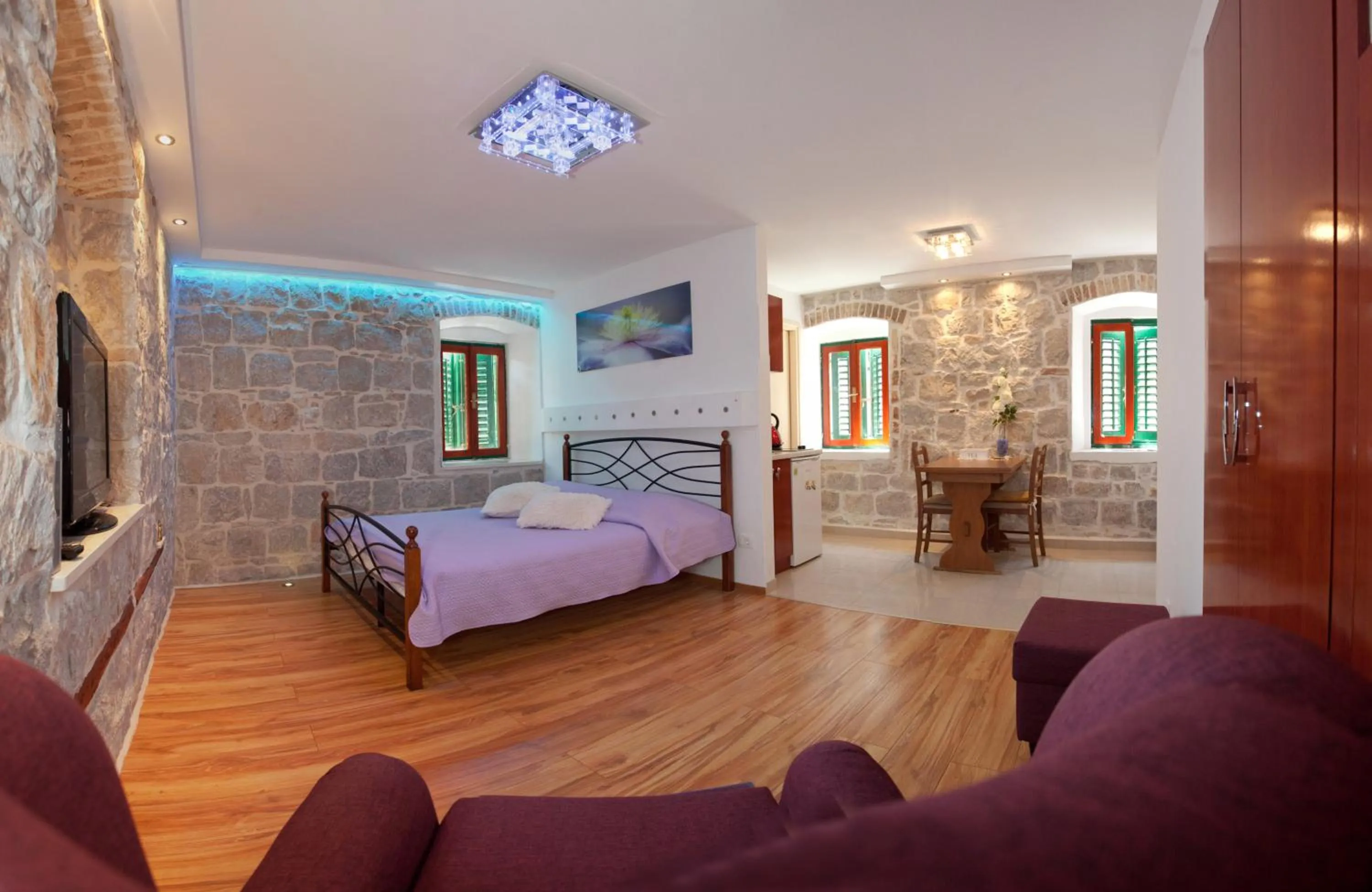 TV and multimedia, Bed in House Sandra