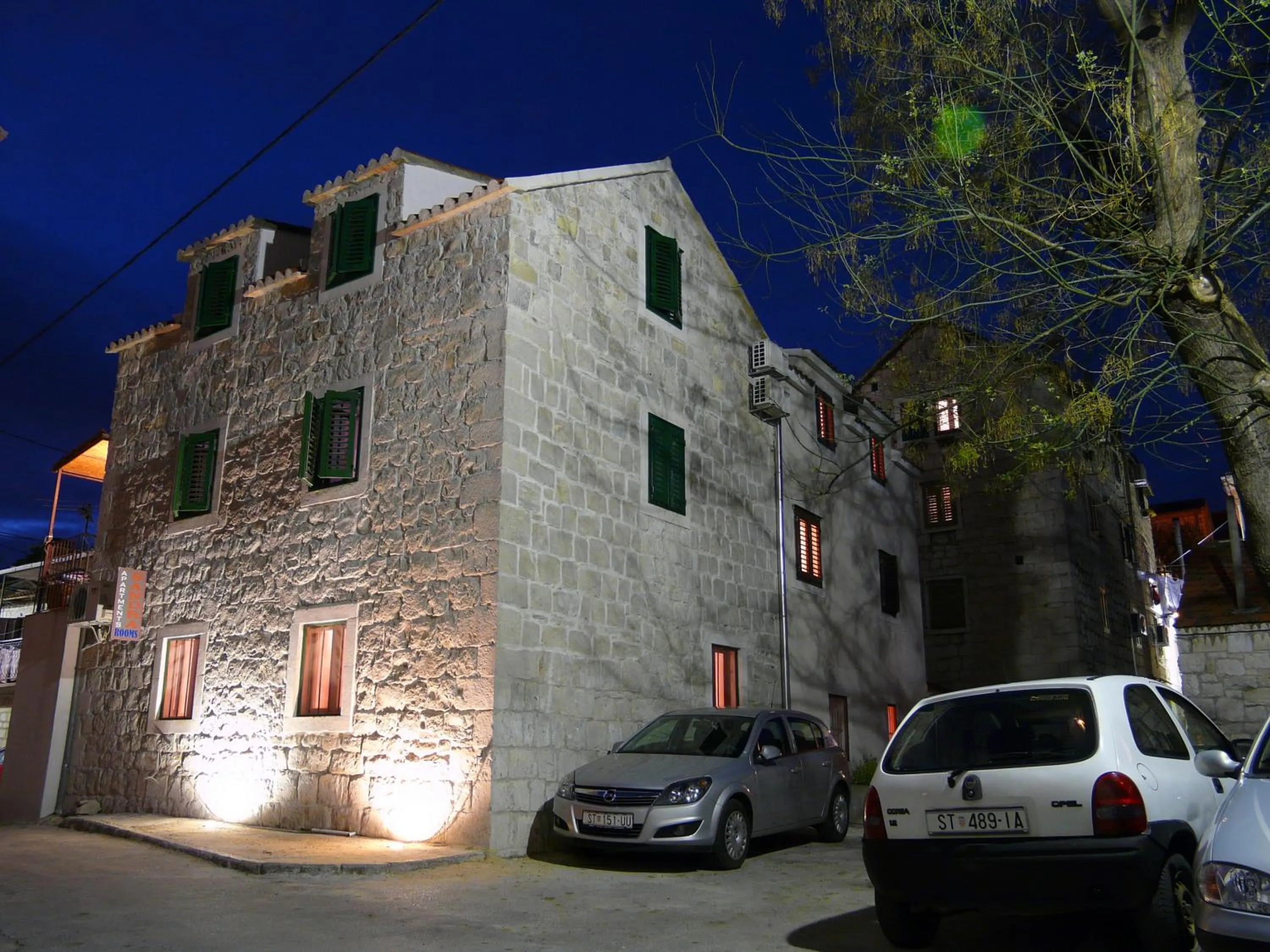 Facade/entrance in House Sandra