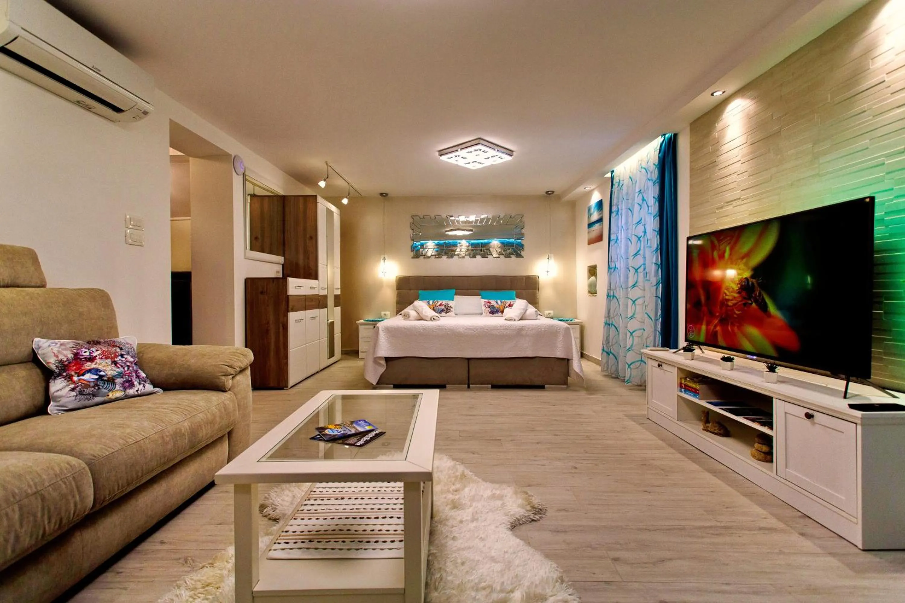 TV and multimedia, Bed in House Sandra