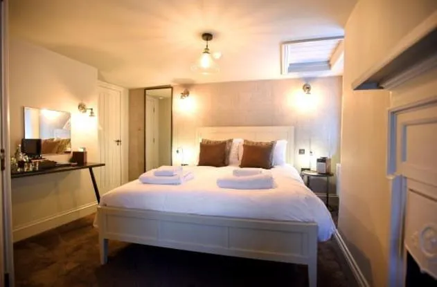 Bed in The Lifeboat Inn