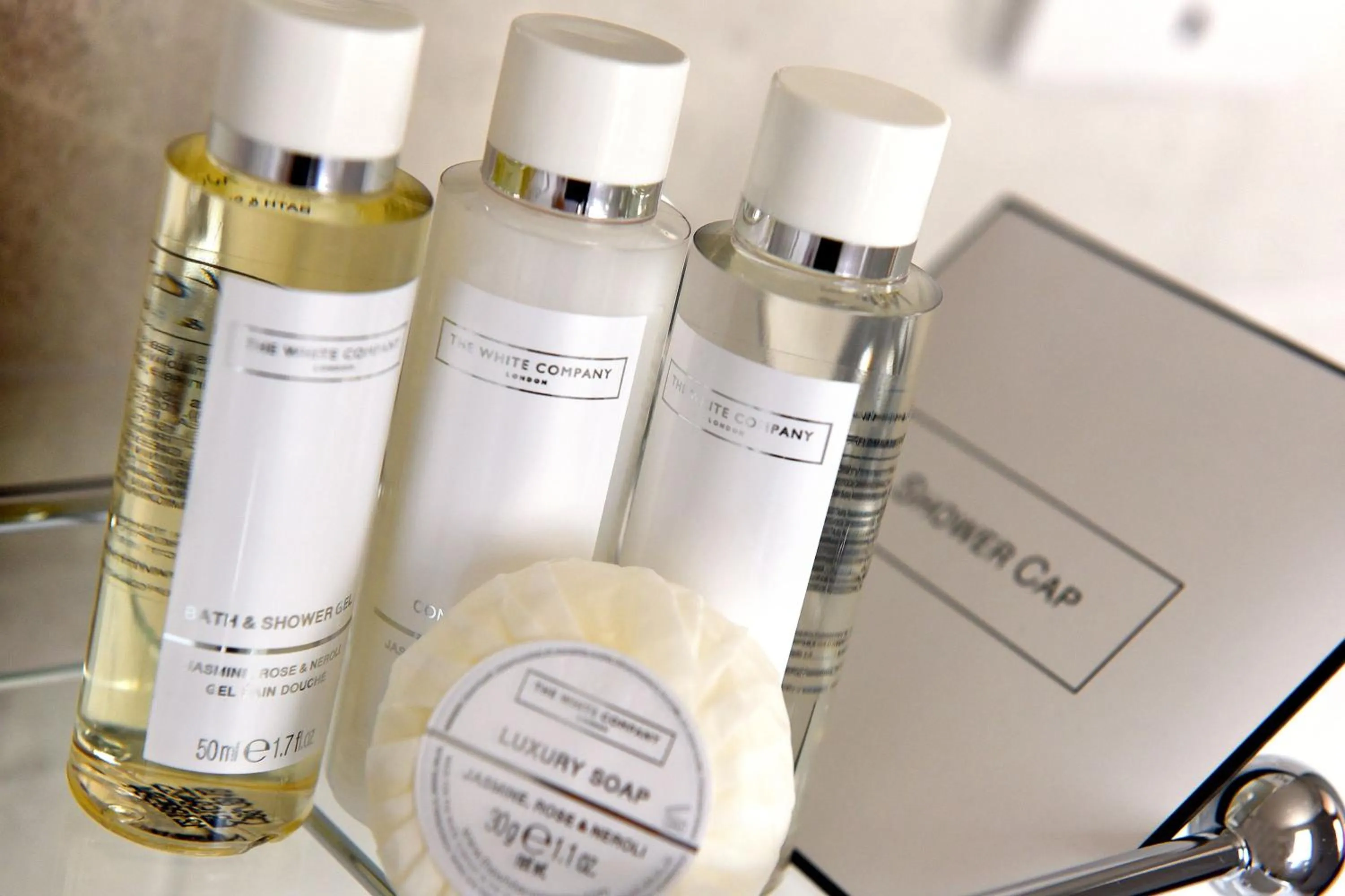 Bathroom in The Lifeboat Inn