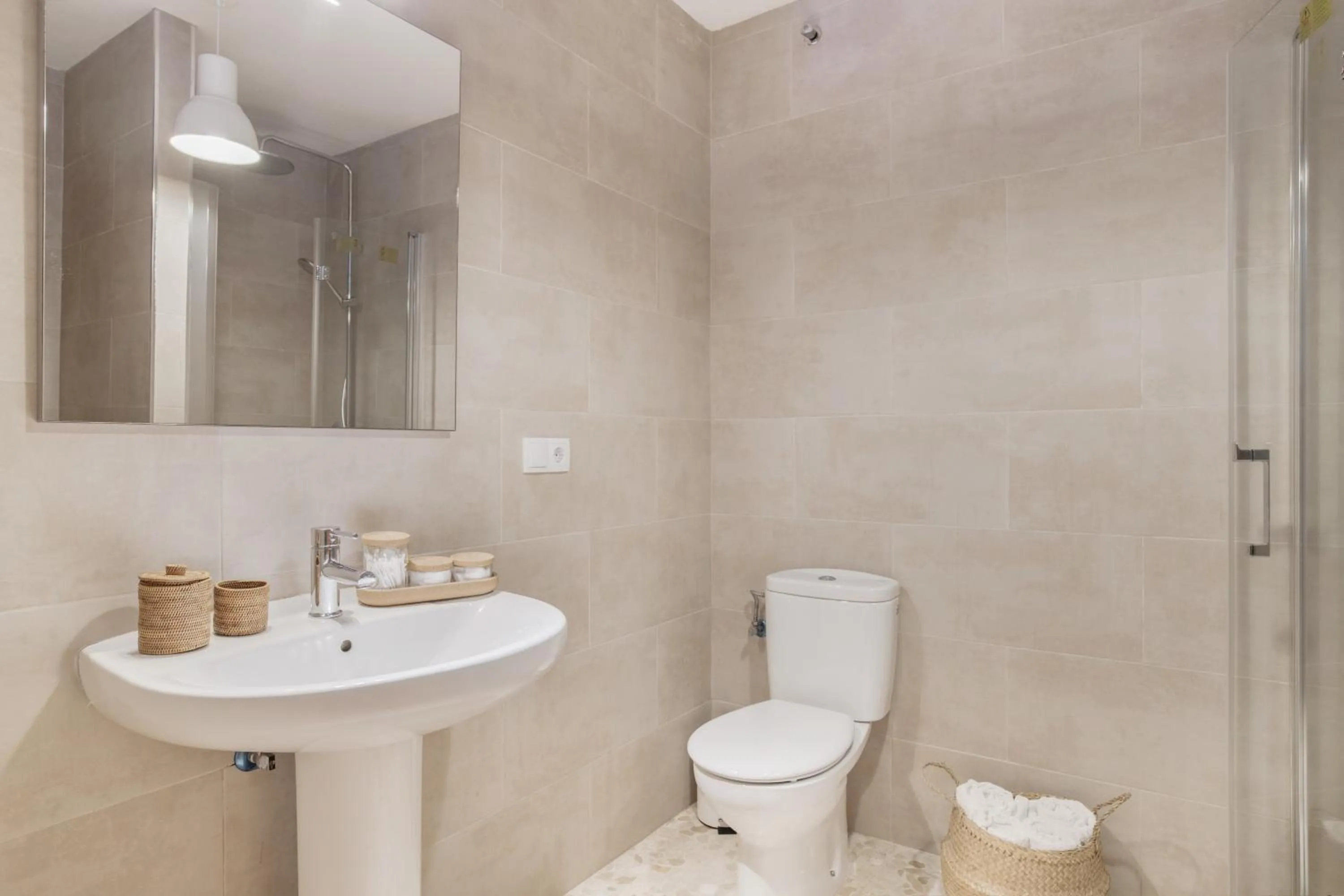 Bathroom in Piso amplio y luminoso en Conil