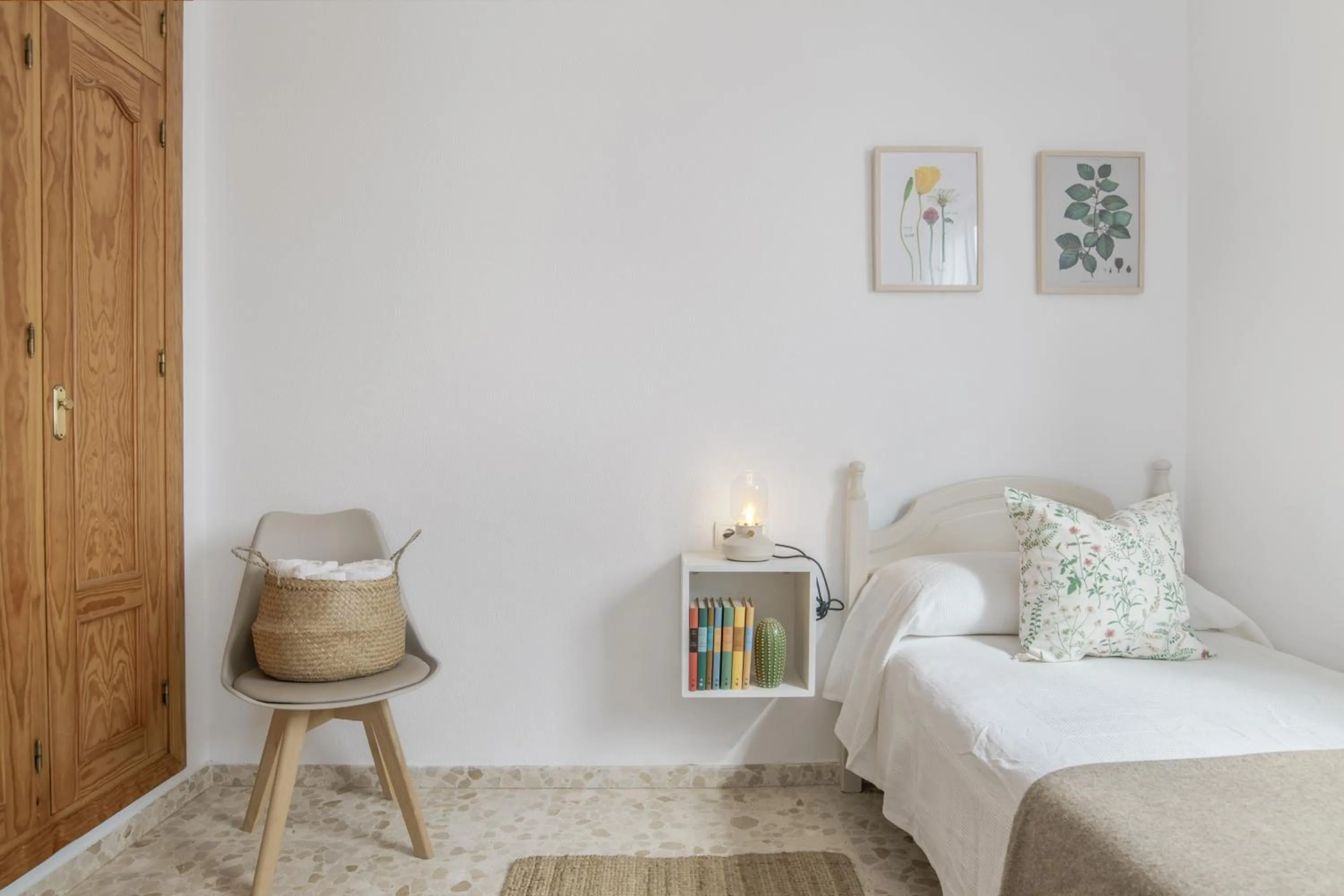 Property building, Bed in Piso amplio y luminoso en Conil