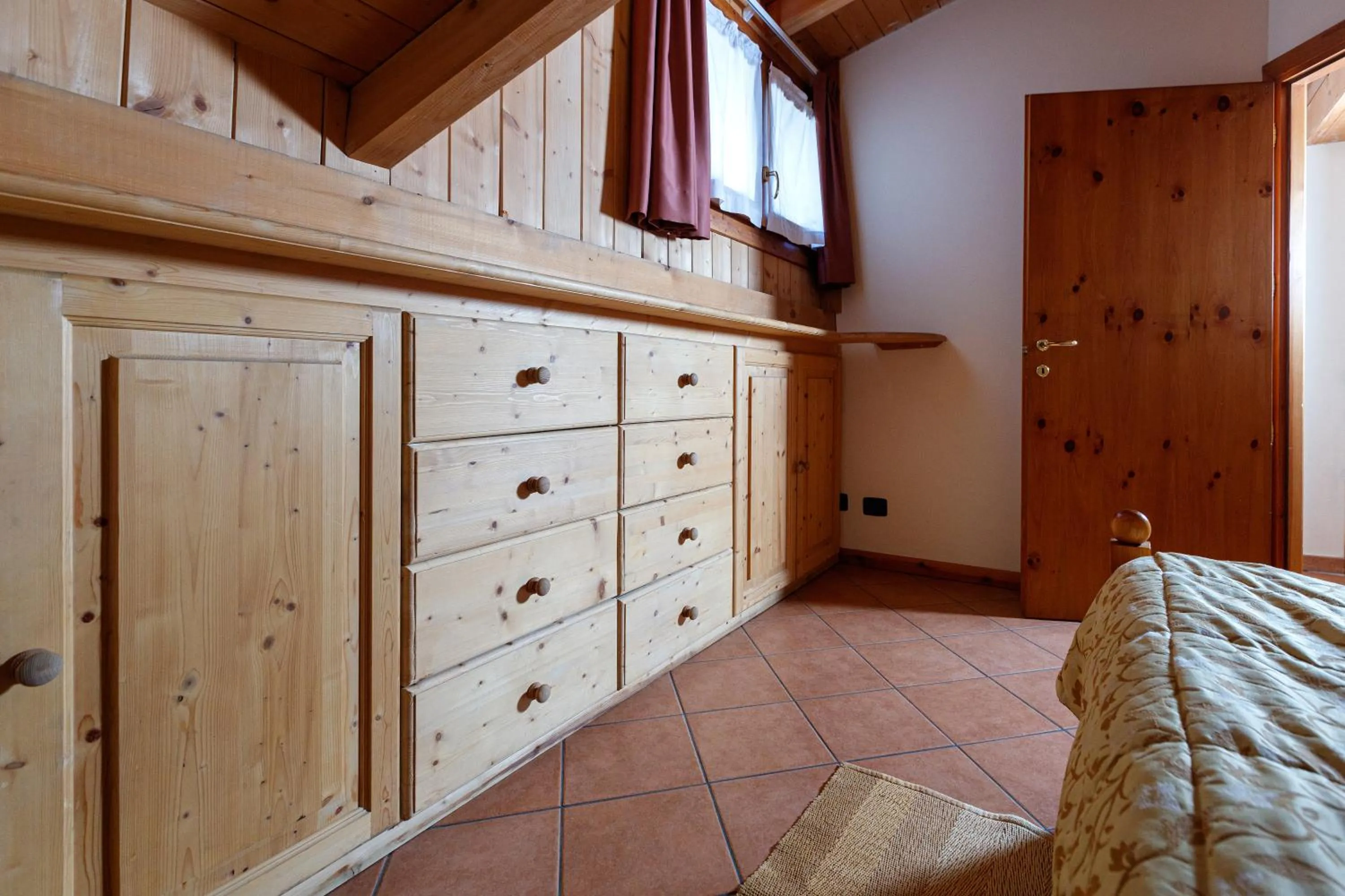 Living room, Bed in Hotel Villa Rina