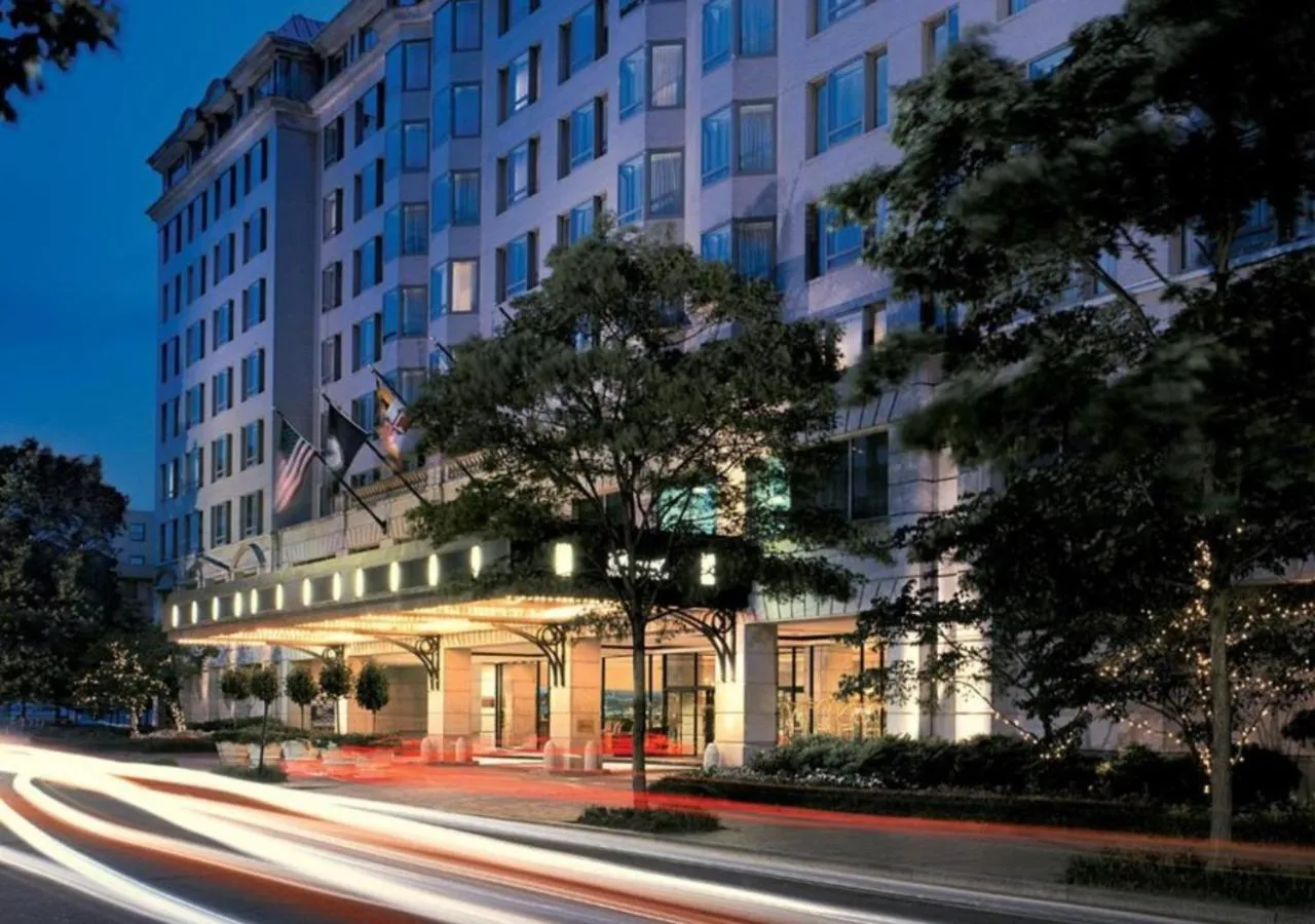 Property building in Fairmont Washington DC Gold Experience
