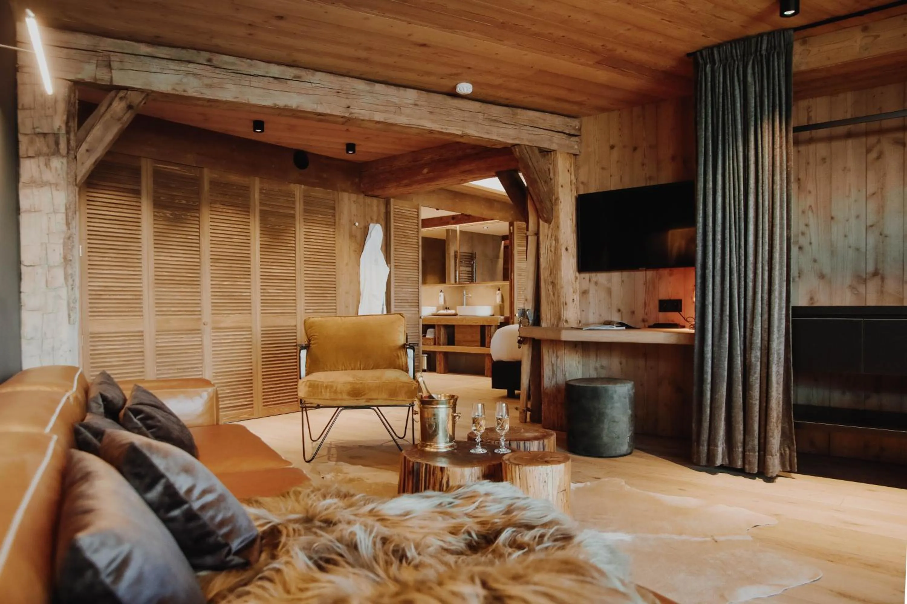 Seating area in Lodji Hotel & spa