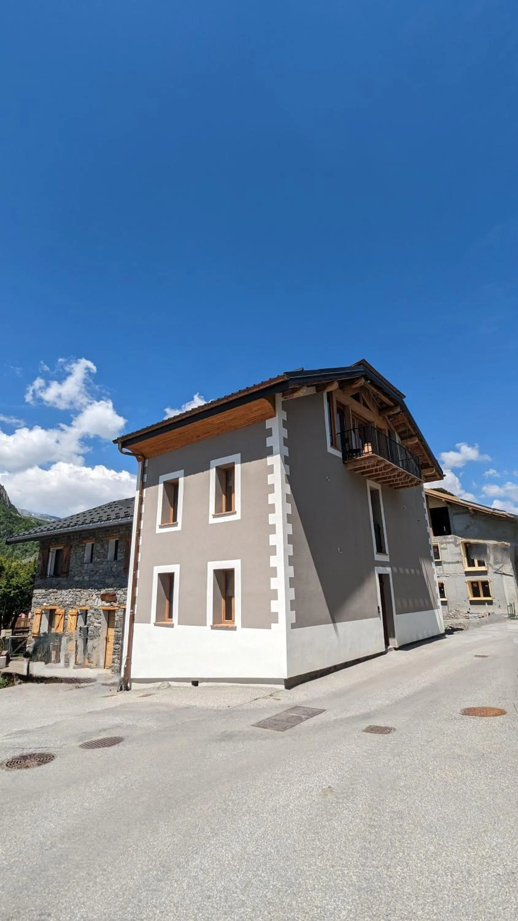 Property building in Lodji Hotel & spa