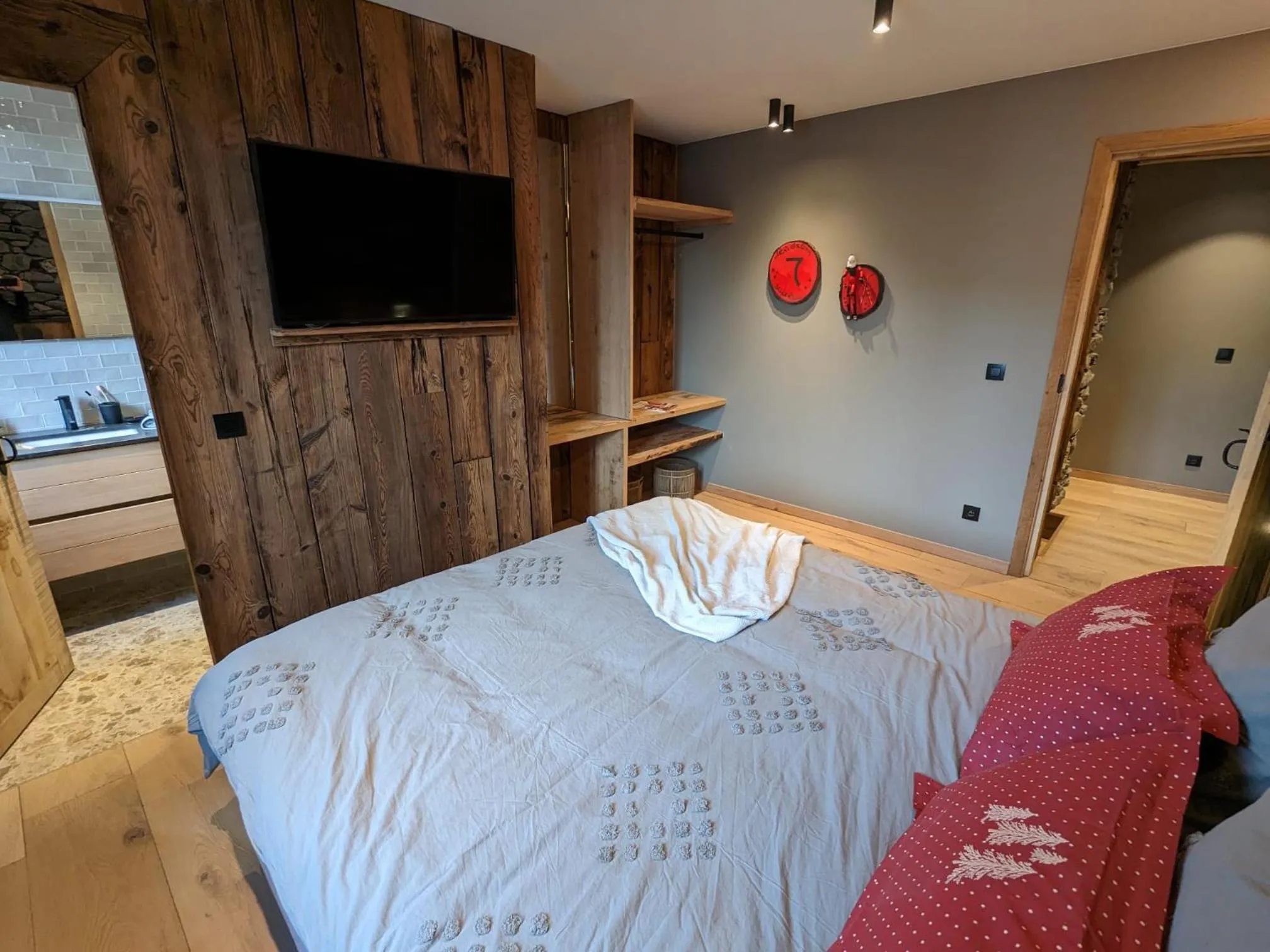 Bedroom, Bed in Lodji Hotel & spa