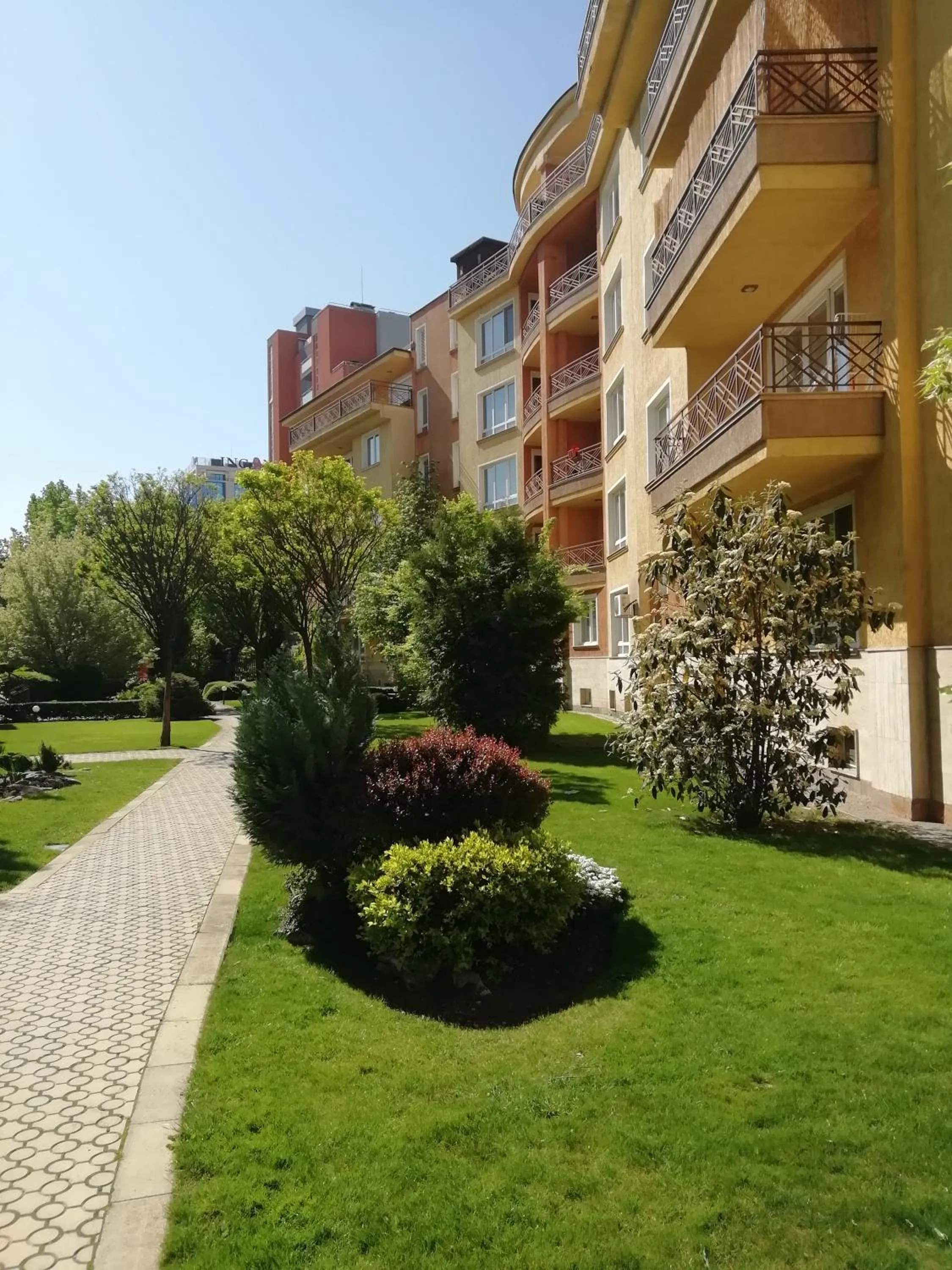 Property building in Aparthouse Borovo near Bulgaria Mall, free street parking