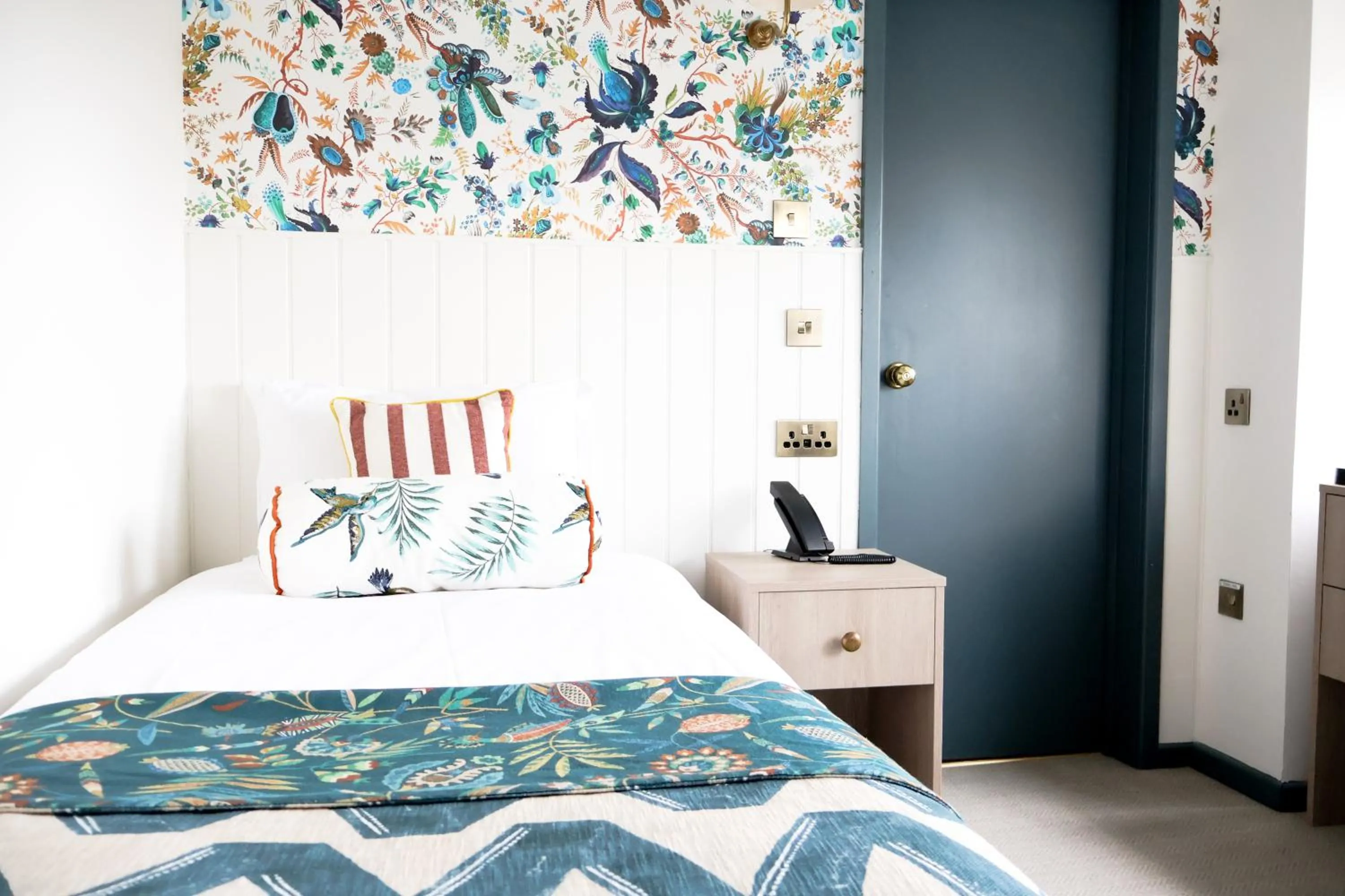 Bed in Hotel Collingwood BW Signature Collection