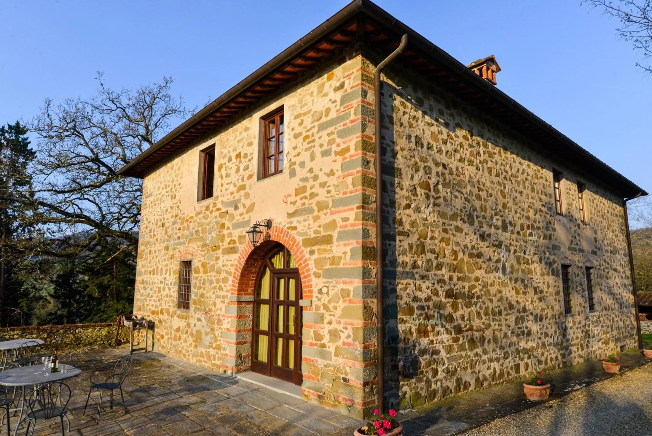 Property building in Palagina la cascina