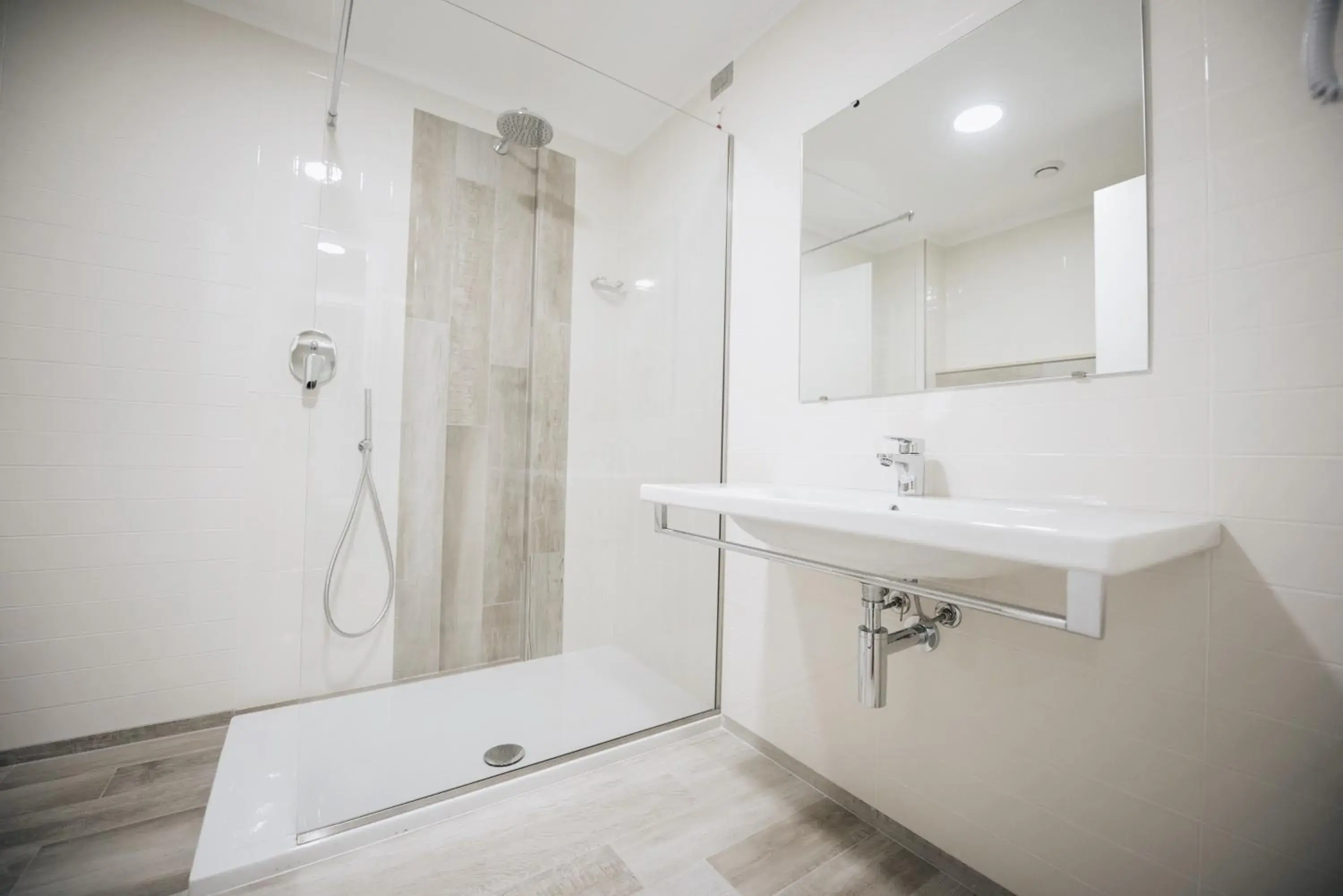 Deluxe Triple Room in Cascina Speranza Hotel Deluxe Triple Room in Cascina Speranza Hotel