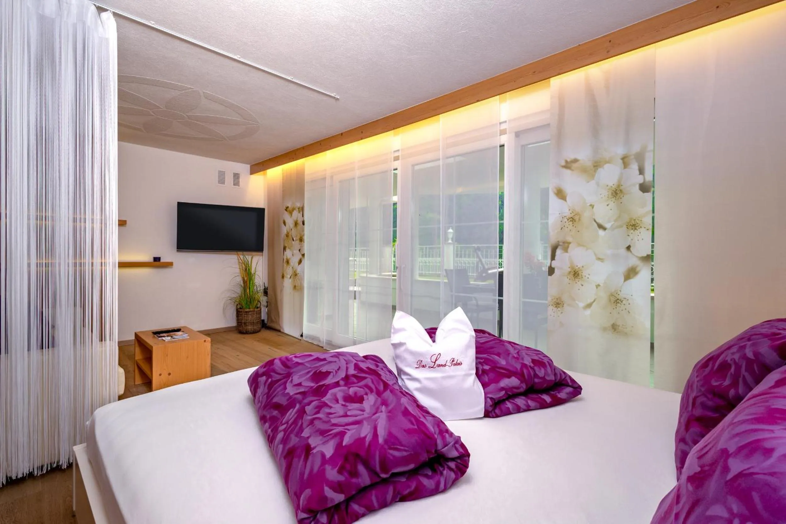 Bed in Das Land-Palais - Your lovely Mountain Hideaway