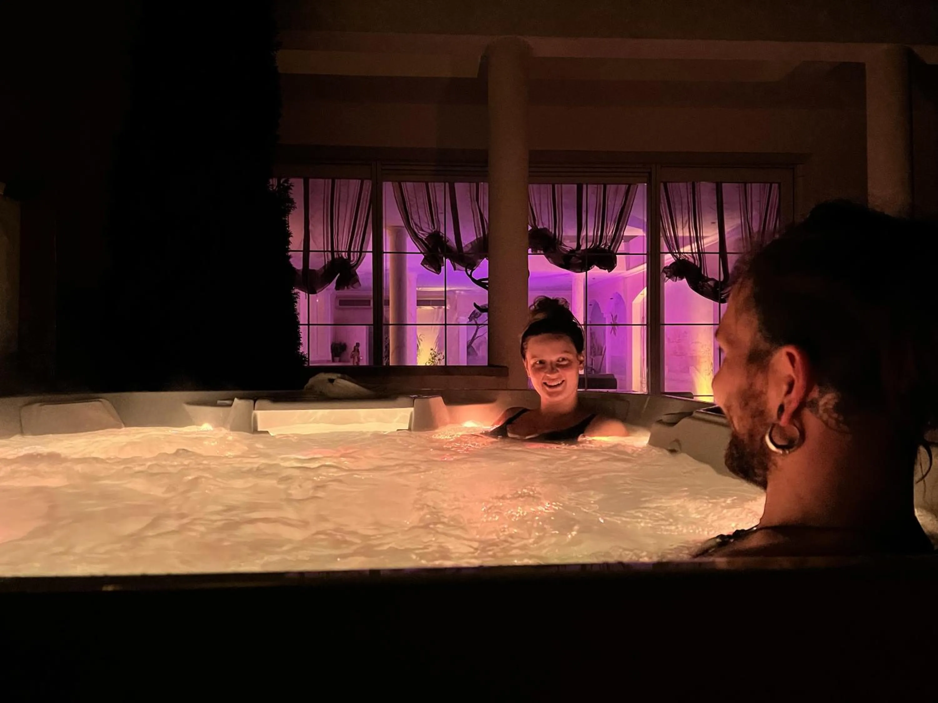 Hot Tub in Das Land-Palais - Your lovely Mountain Hideaway