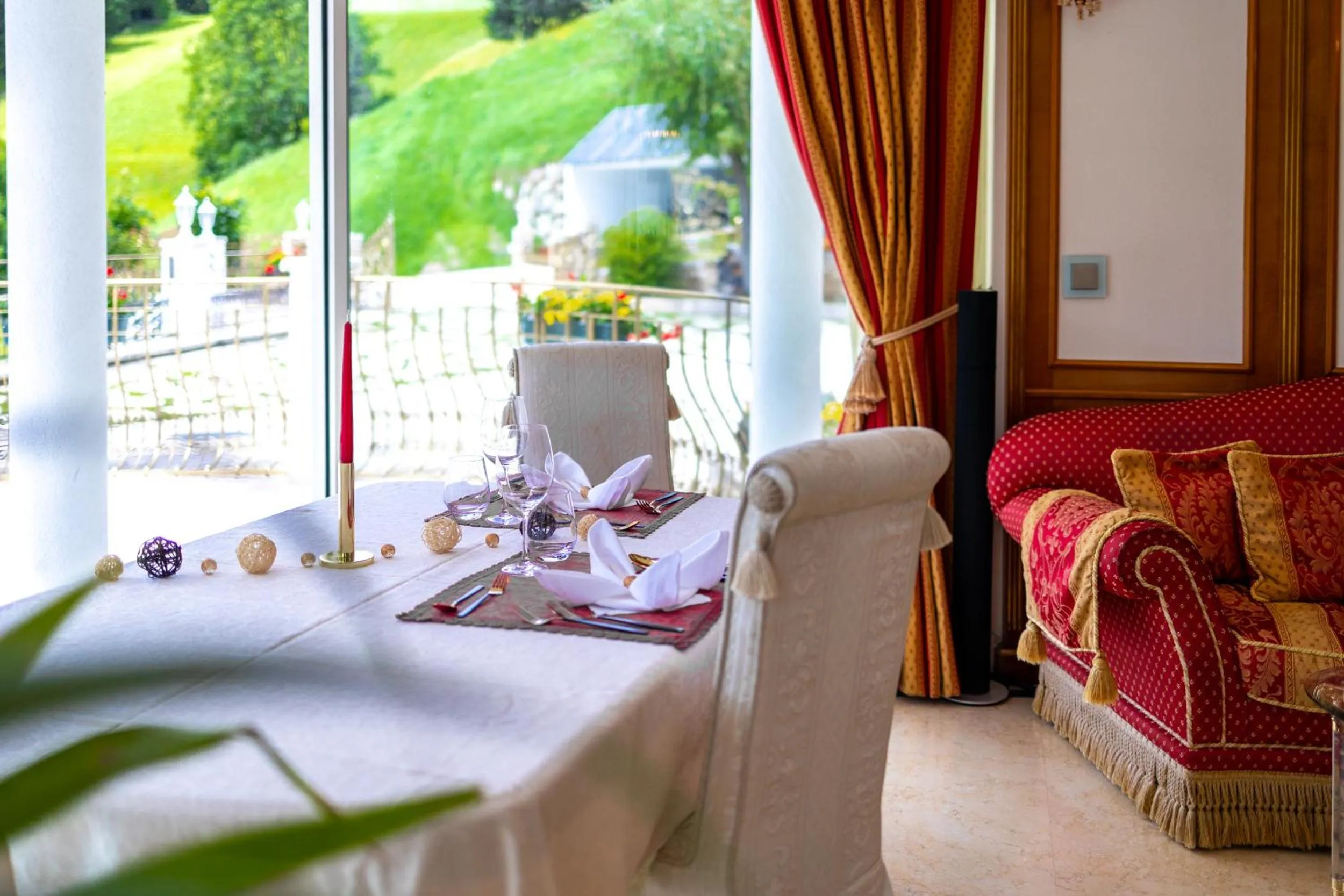 View (from property/room), Bed in Das Land-Palais - Your lovely Mountain Hideaway