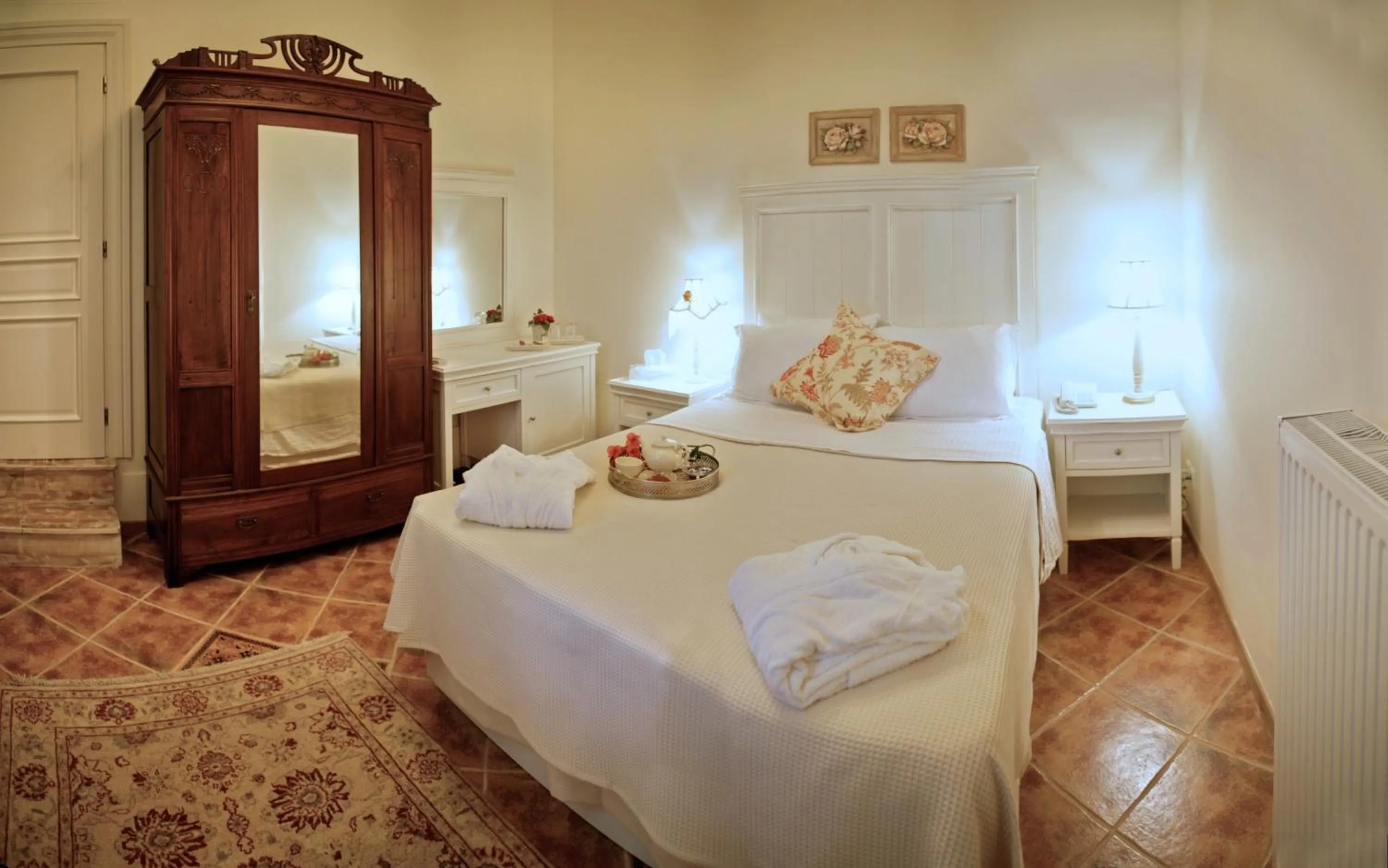 Photo of the whole room, Bed in Archontiko Petras 1821