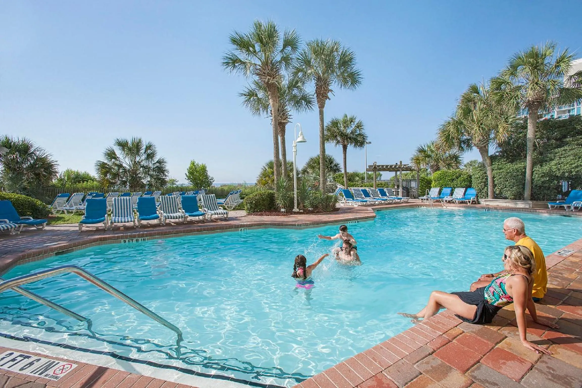 Swimming pool in Sea Crest Oceanfront Resort