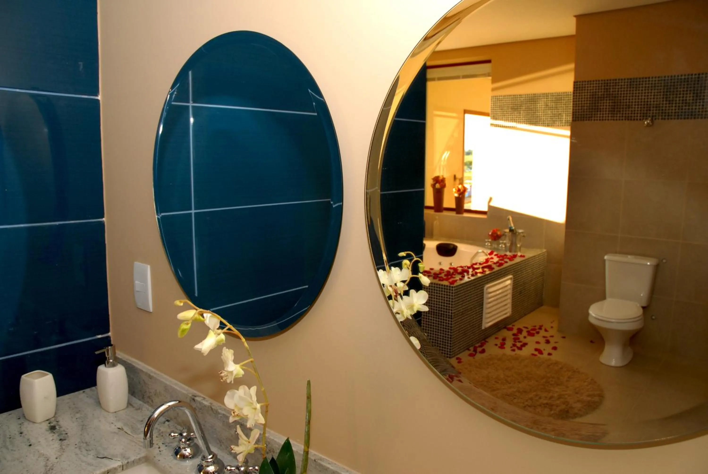 Hot Tub in Ramada by Wyndham Furnaspark