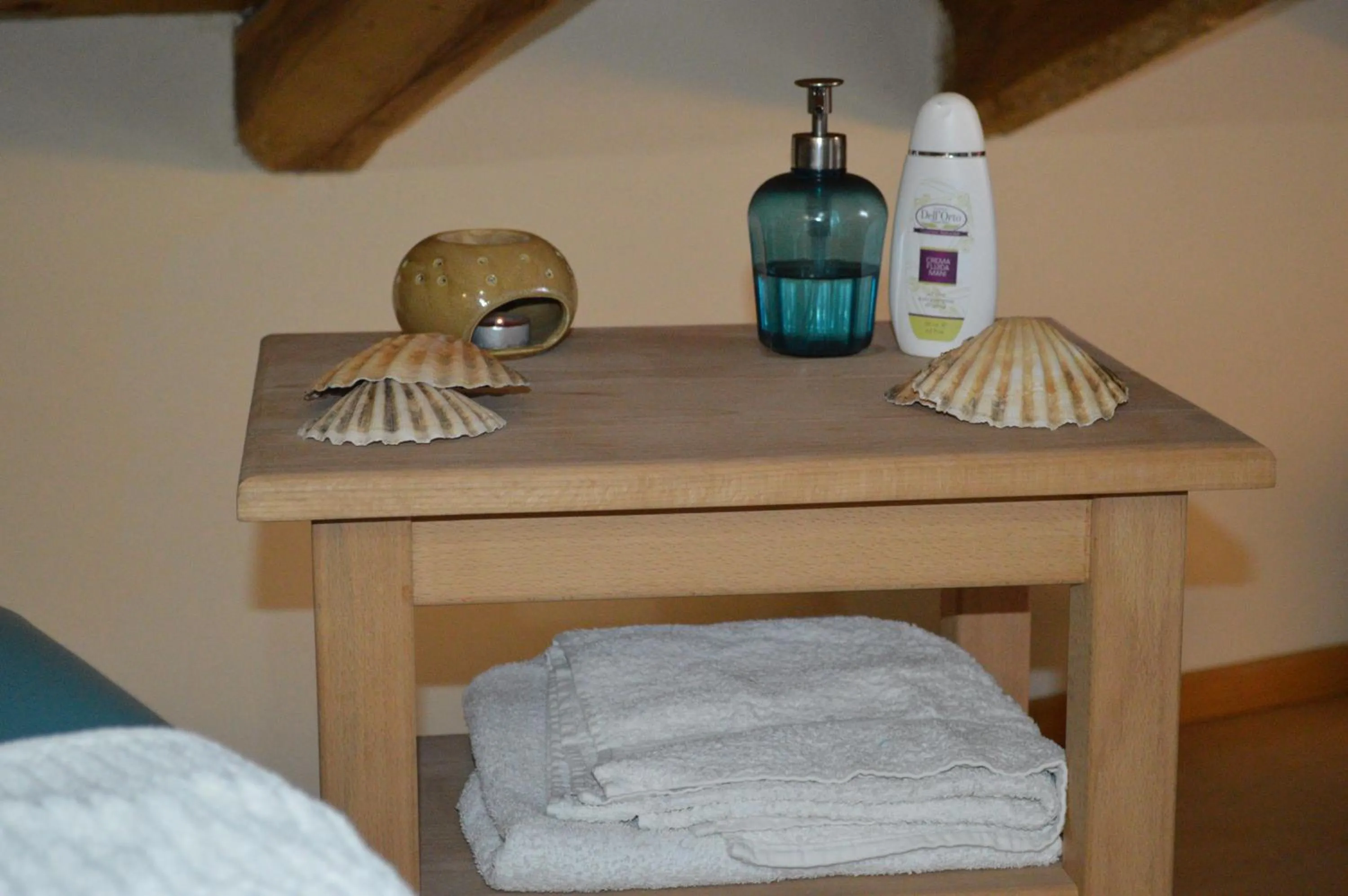 Swimming pool, Bed in Cliobb