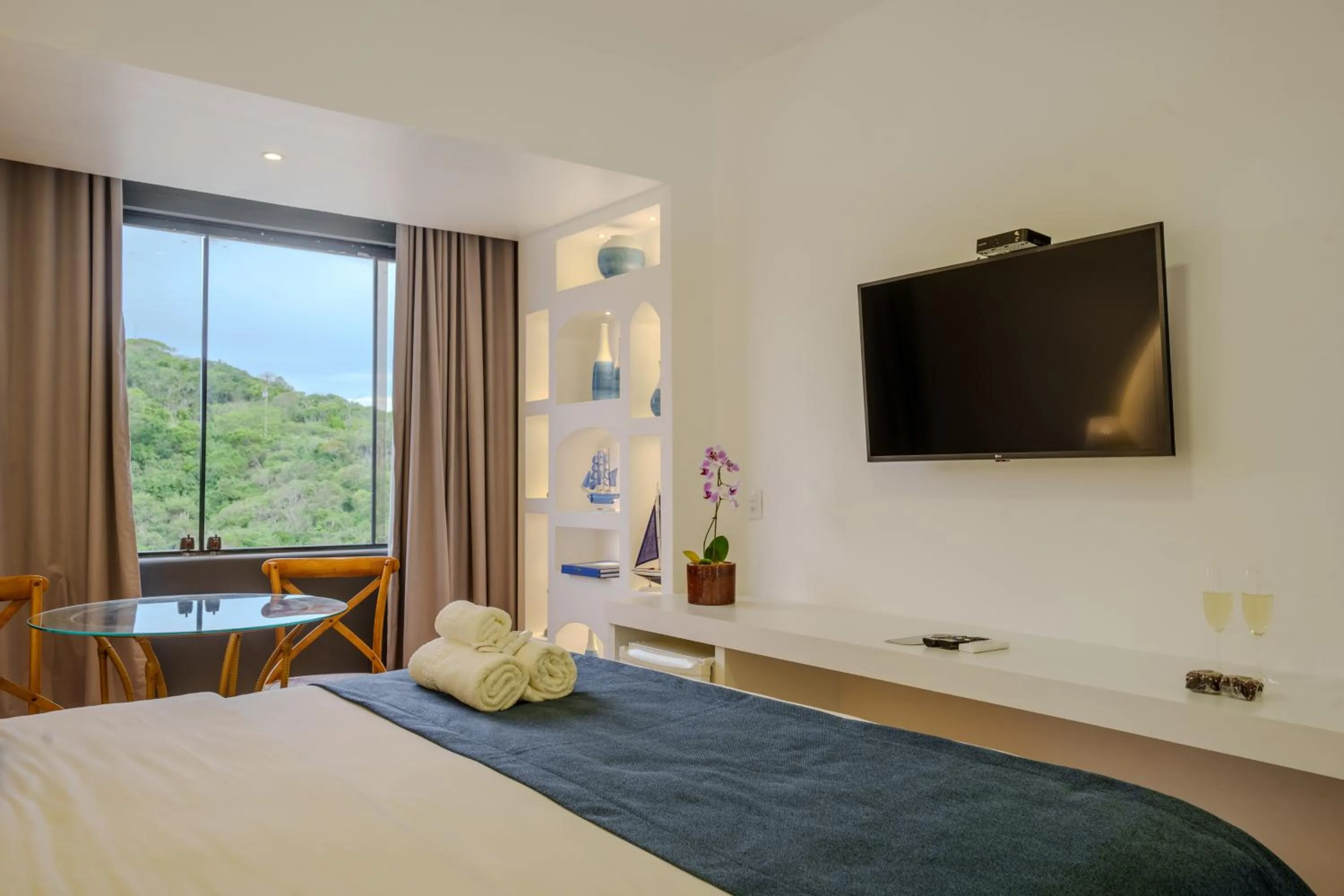 Bedroom, Bed in Greco Hotel