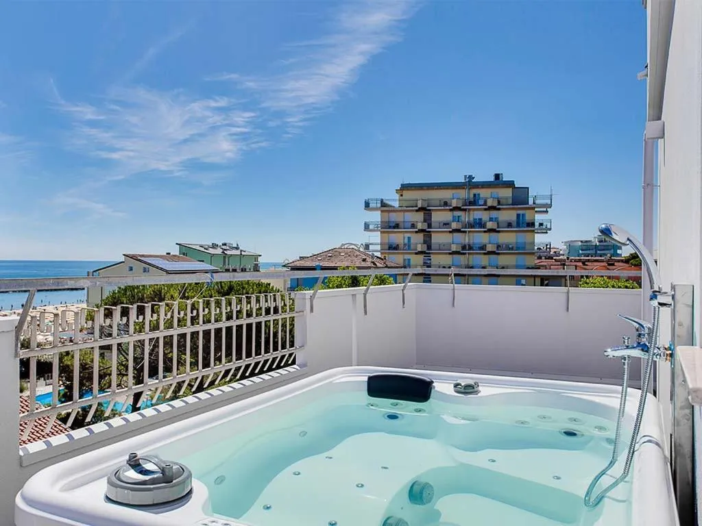 Hot Tub in Evo Boutique Hotel & SPA