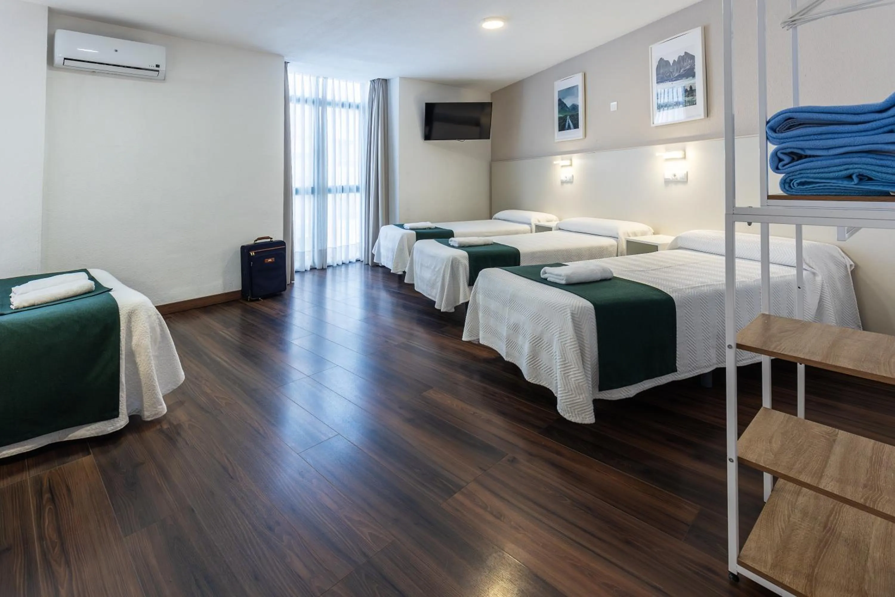 Bed in Hostal Gran Vía