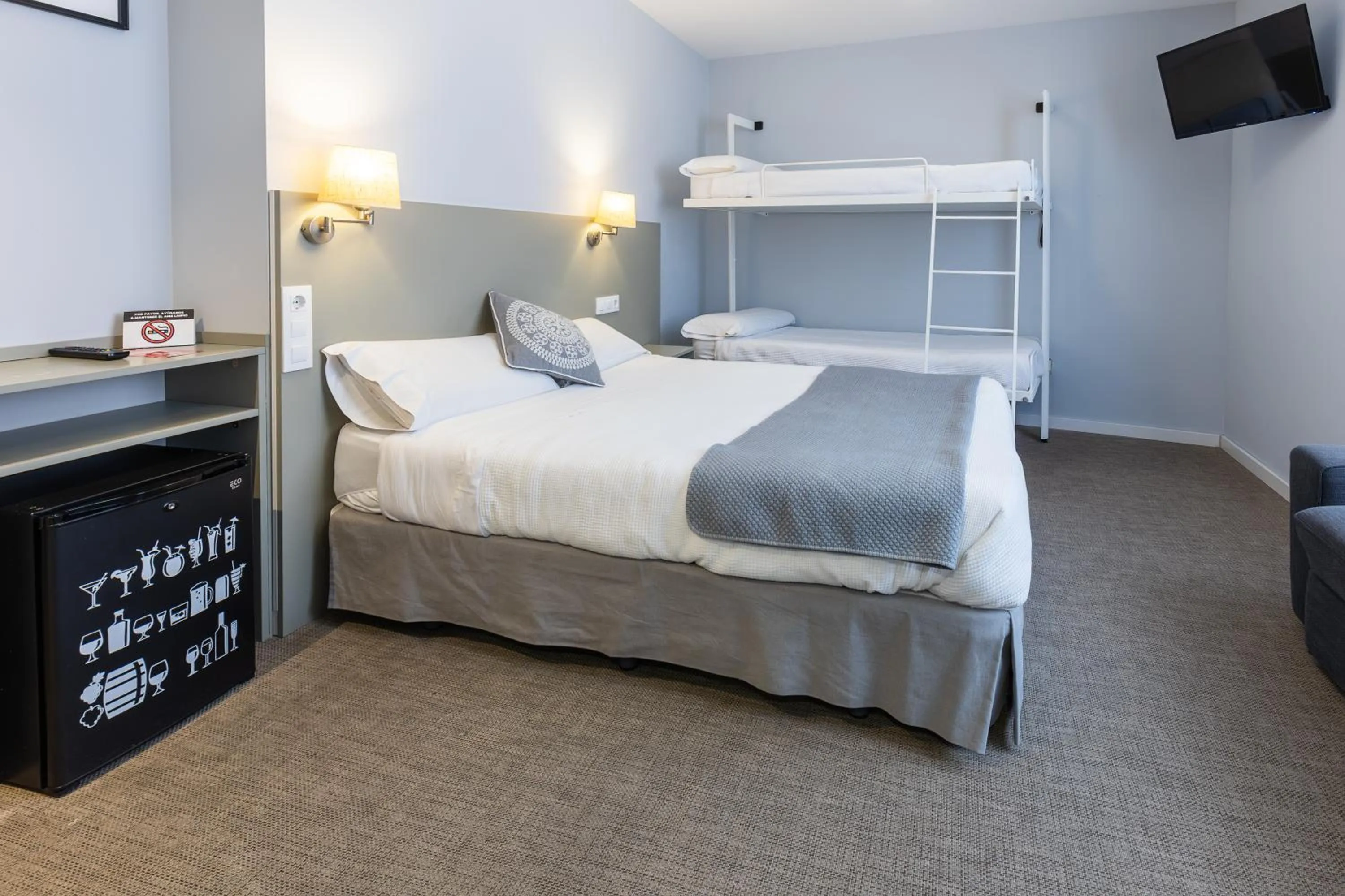 Bed in Hostal Gran Vía