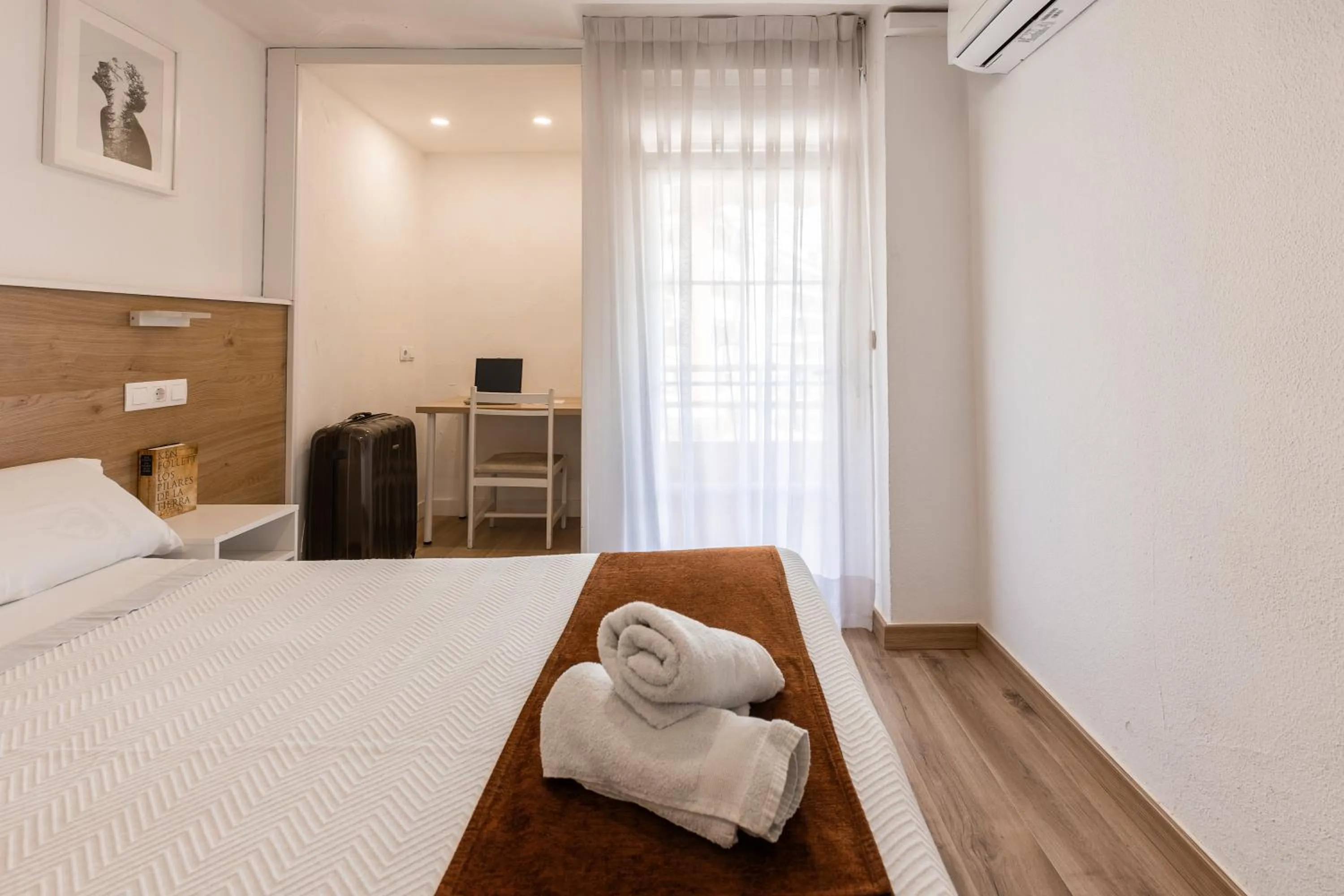 Bed in Hostal Gran Vía