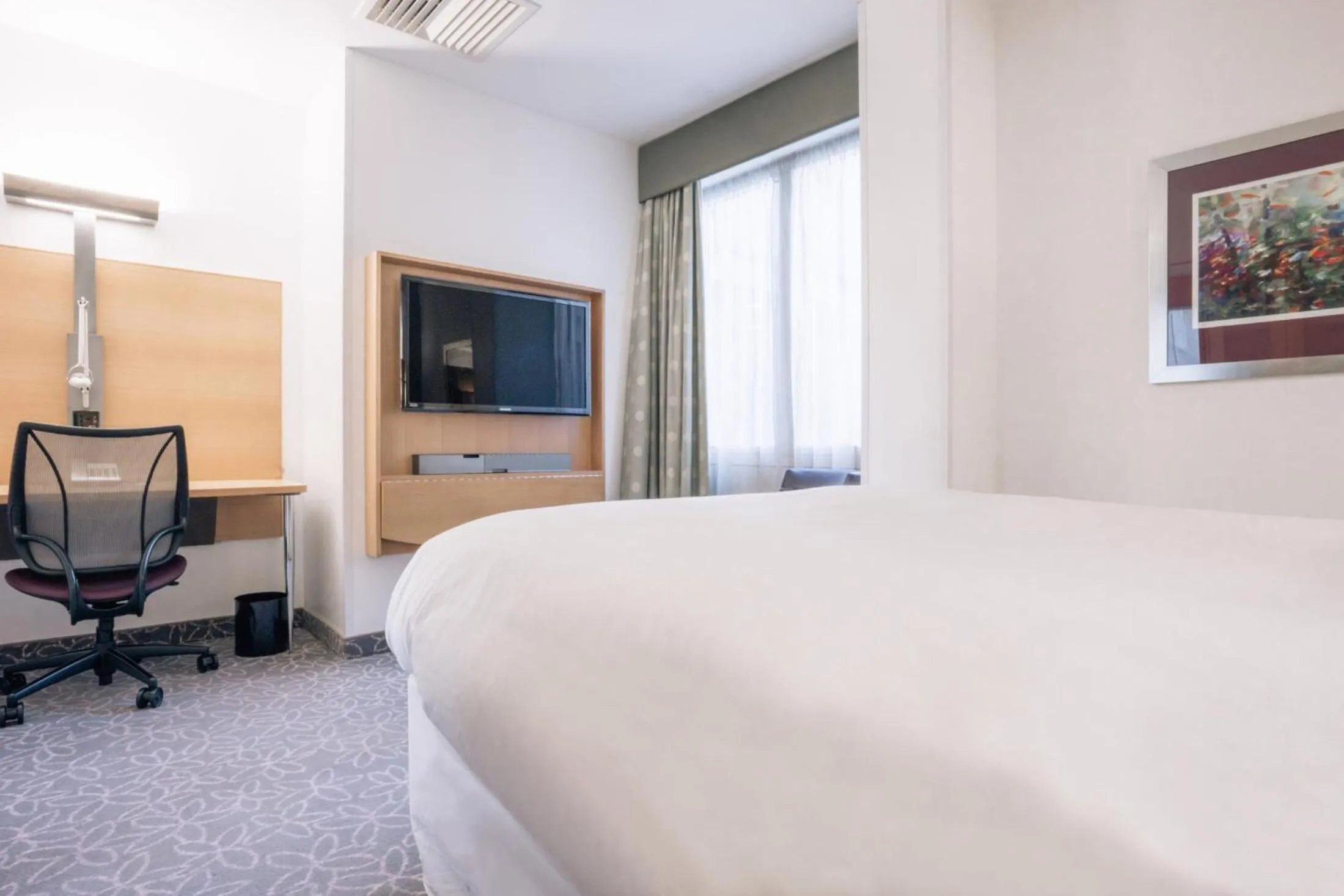 Bed in Club Quarters Hotel Covent Garden Holborn, London