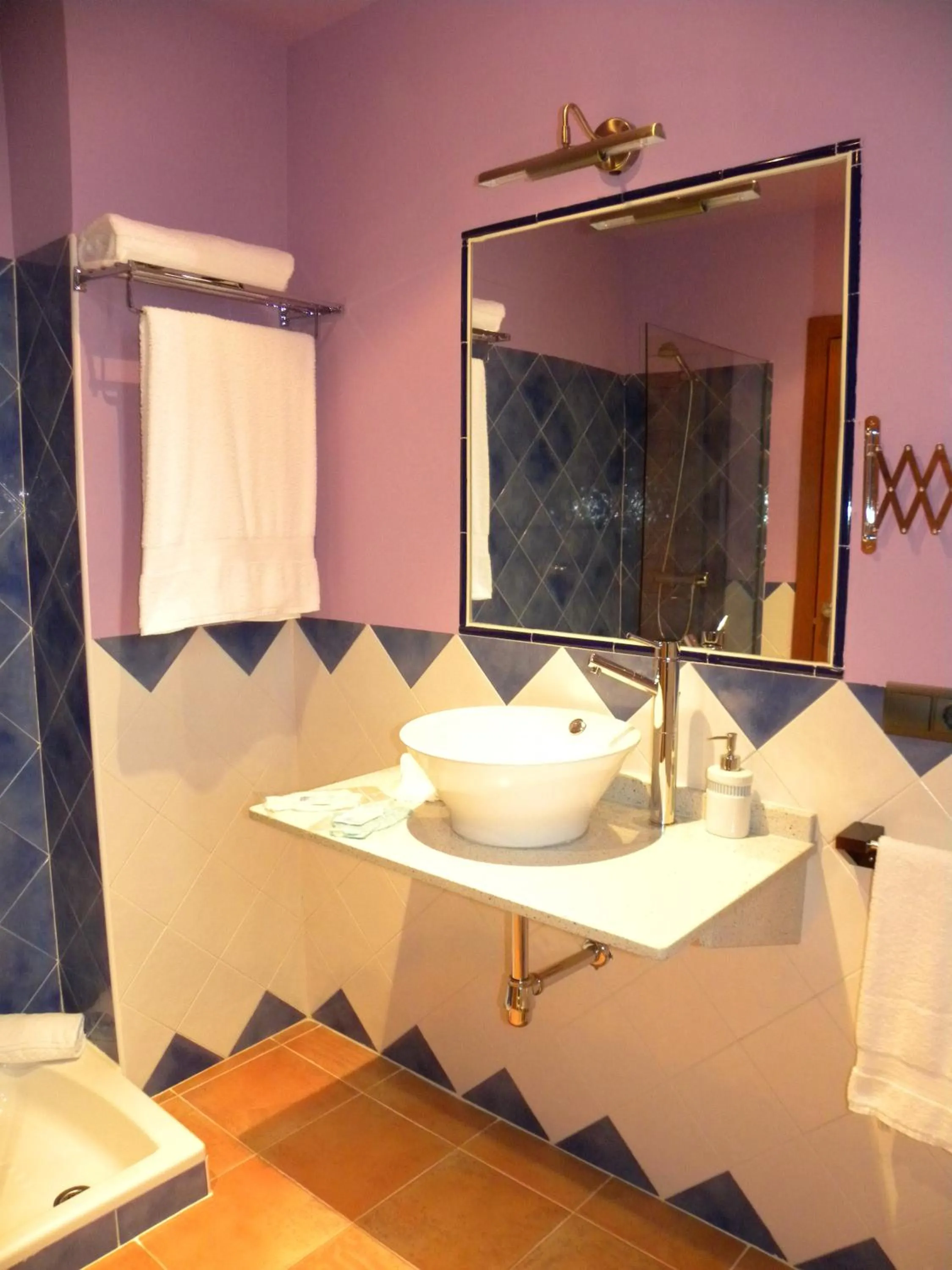 Bathroom in Hotel Valle del Silencio