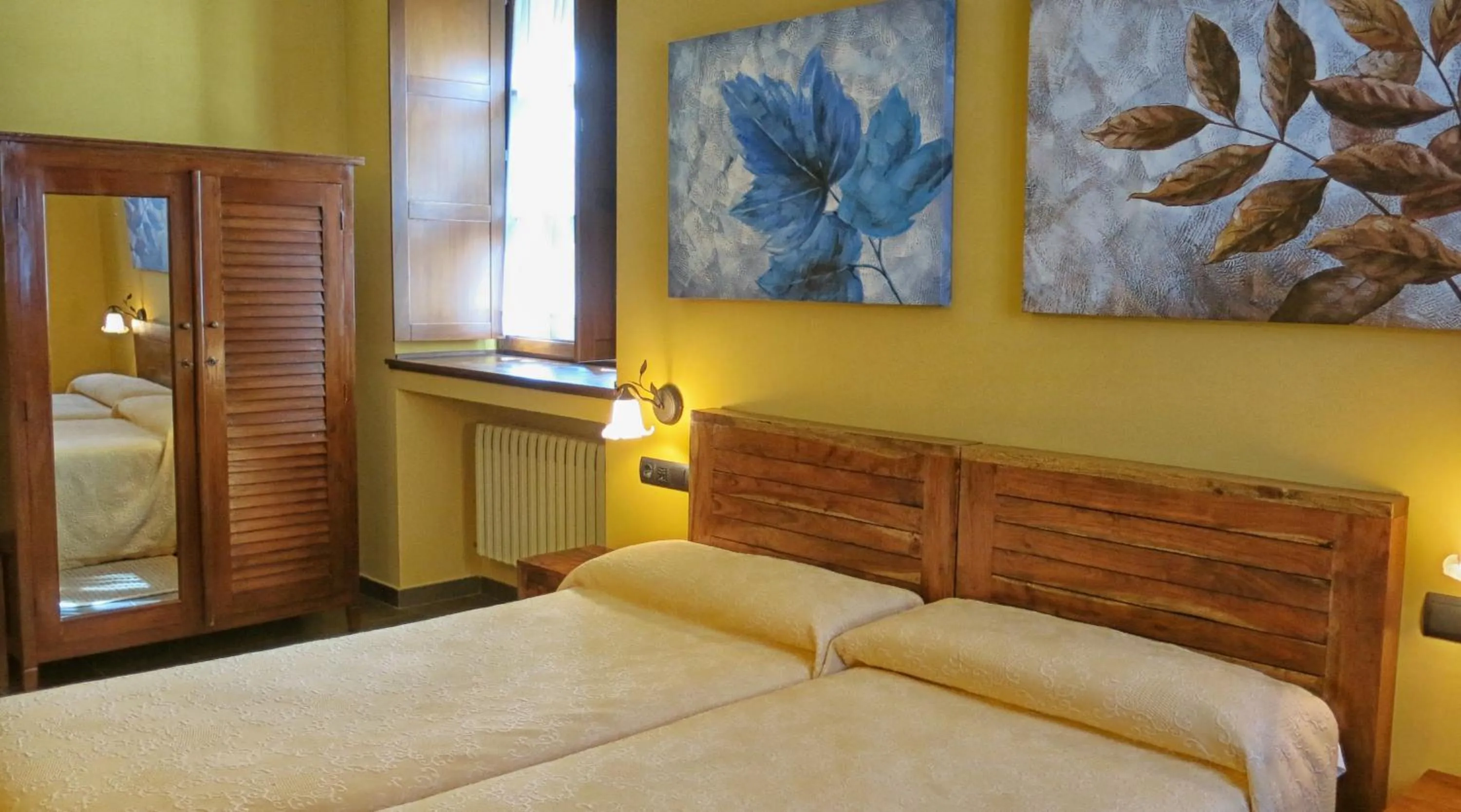 Photo of the whole room, Bed in Hotel Valle del Silencio