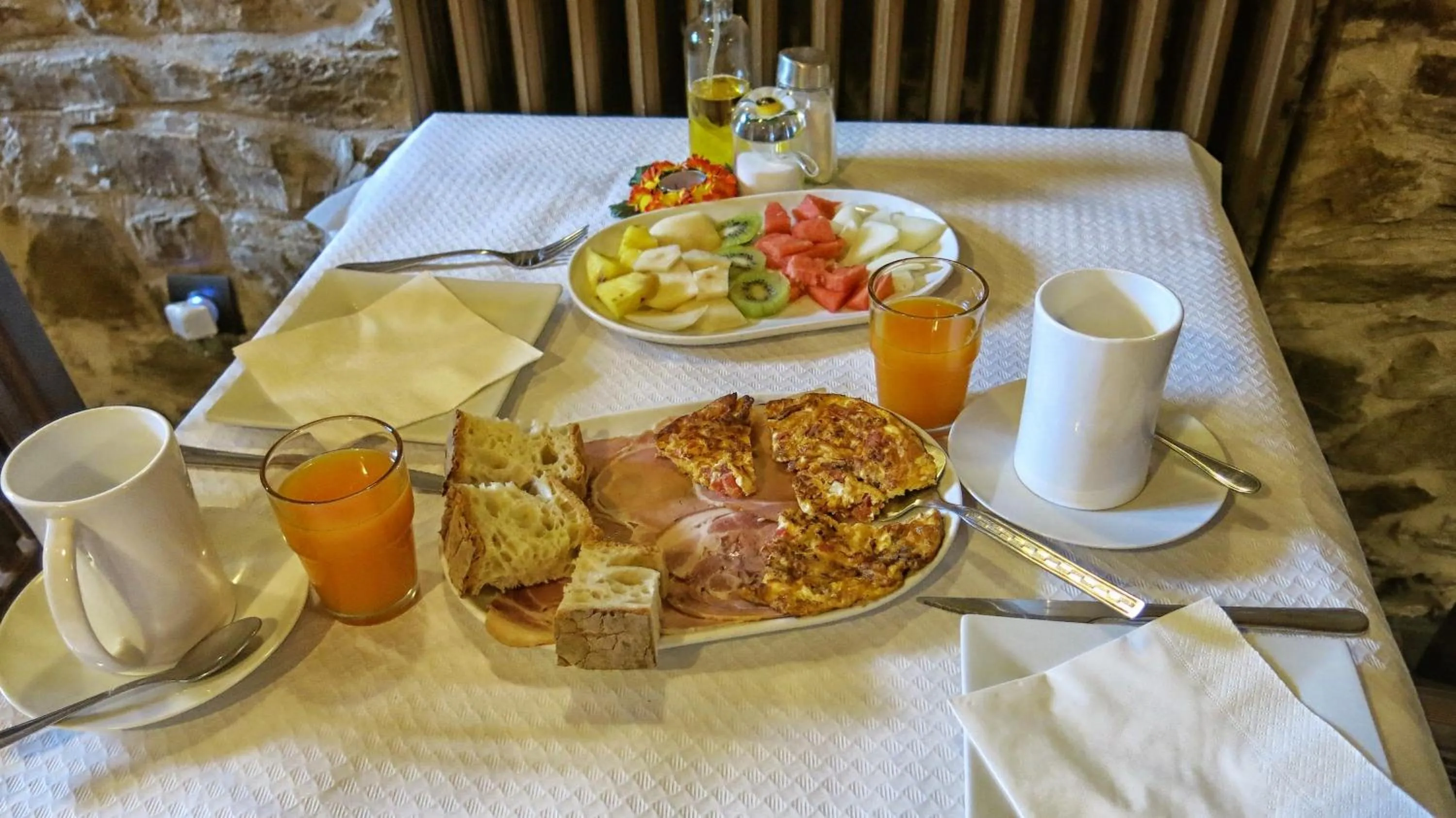 Breakfast in Hotel Valle del Silencio