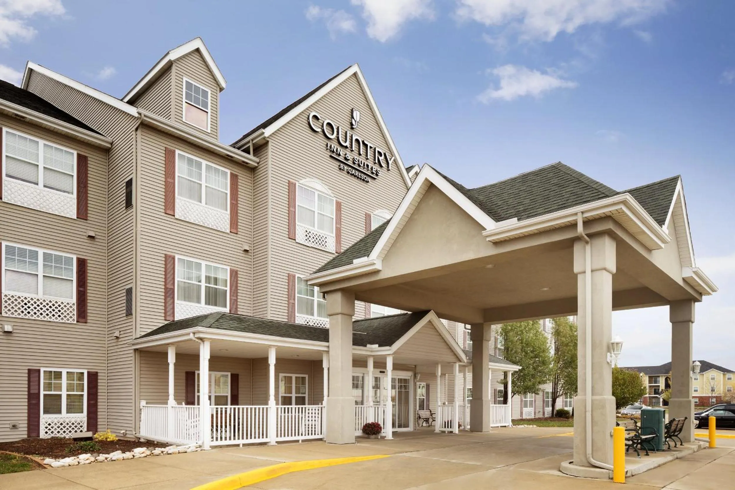 Facade/entrance in Country Inn & Suites by Radisson, Champaign North, IL