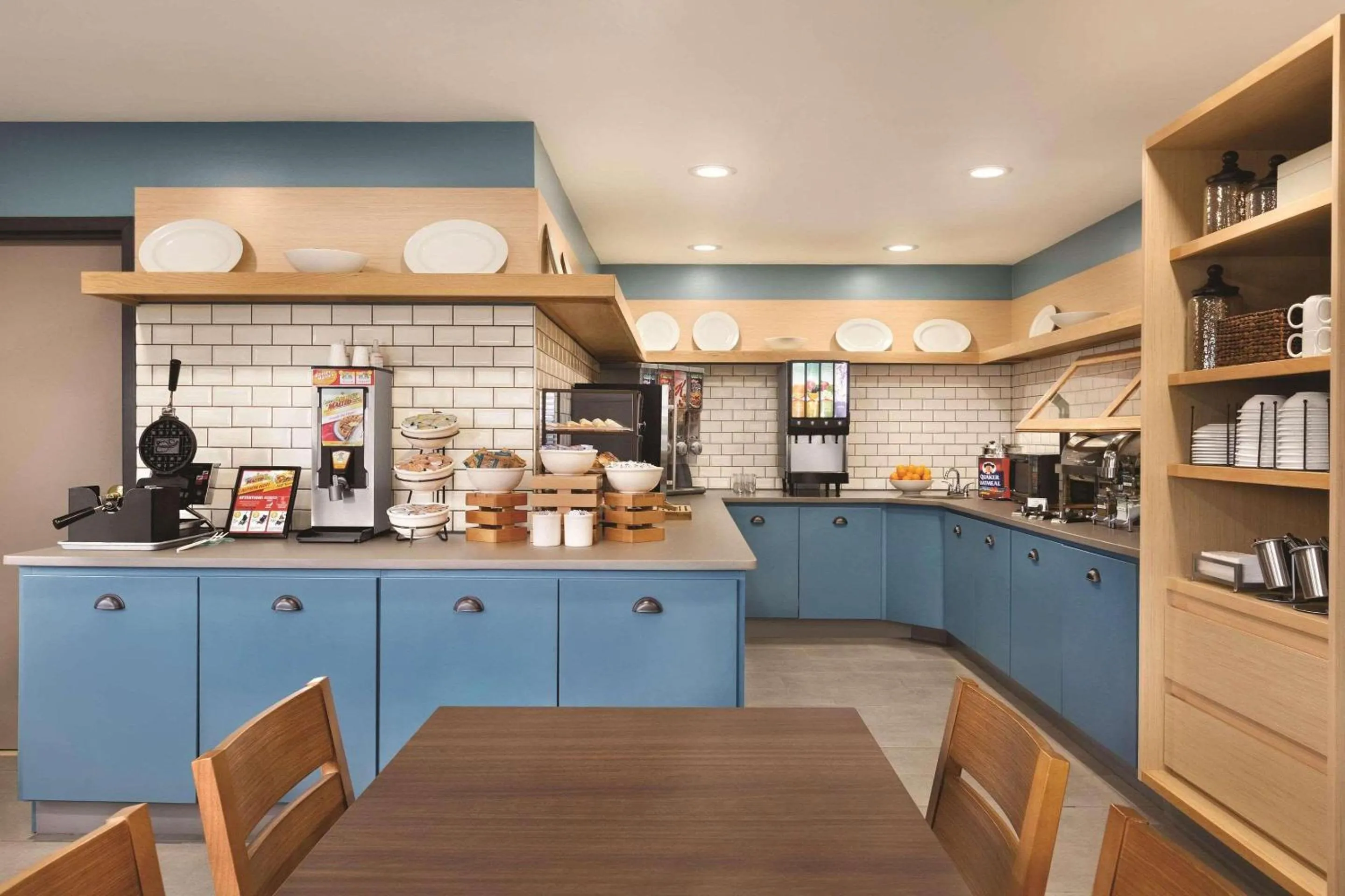 Breakfast in Country Inn & Suites by Radisson, Lawrenceville near Northside