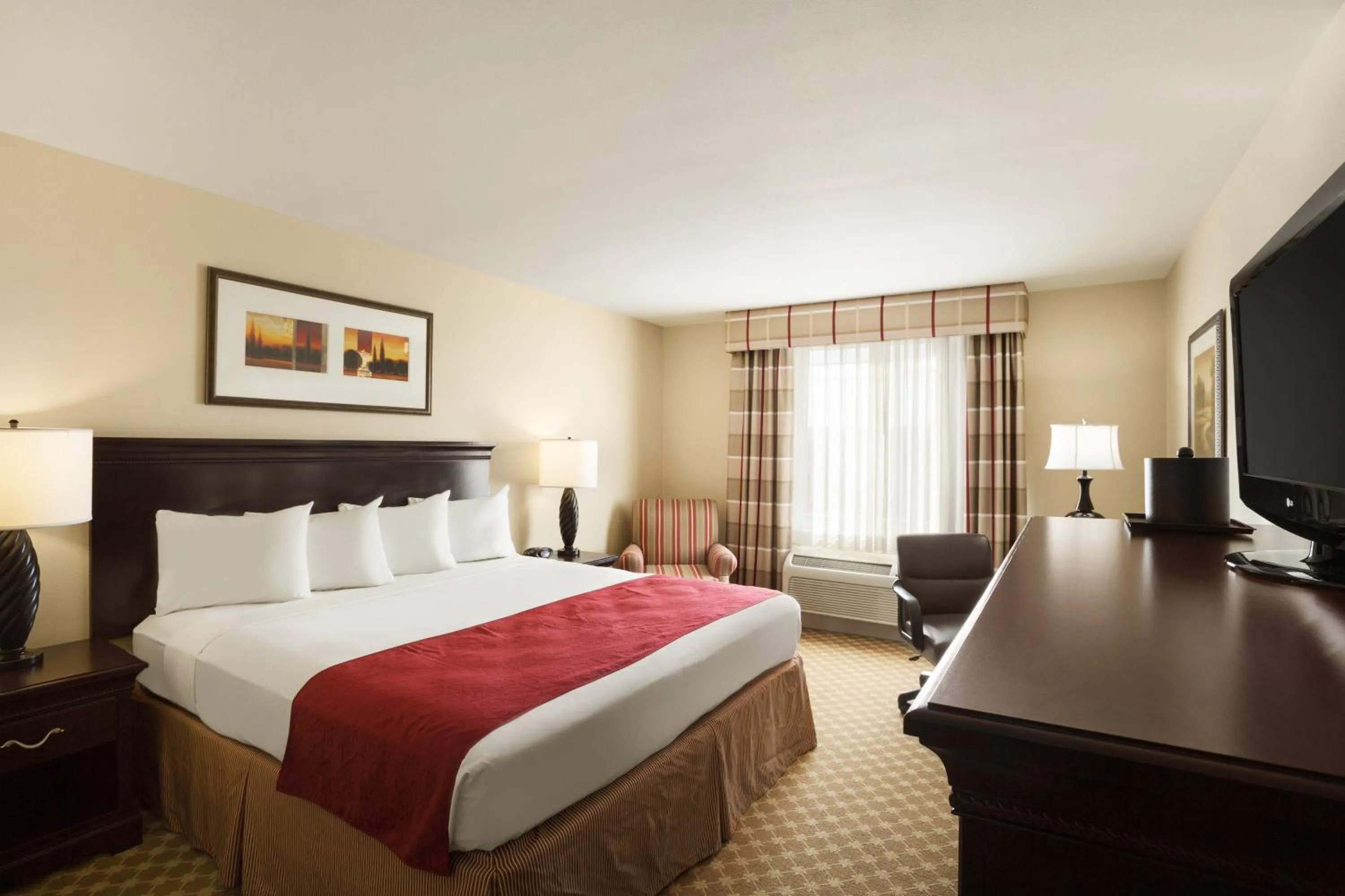 Day, Bed in Country Inn & Suites by Radisson, Lawrenceville near Northside