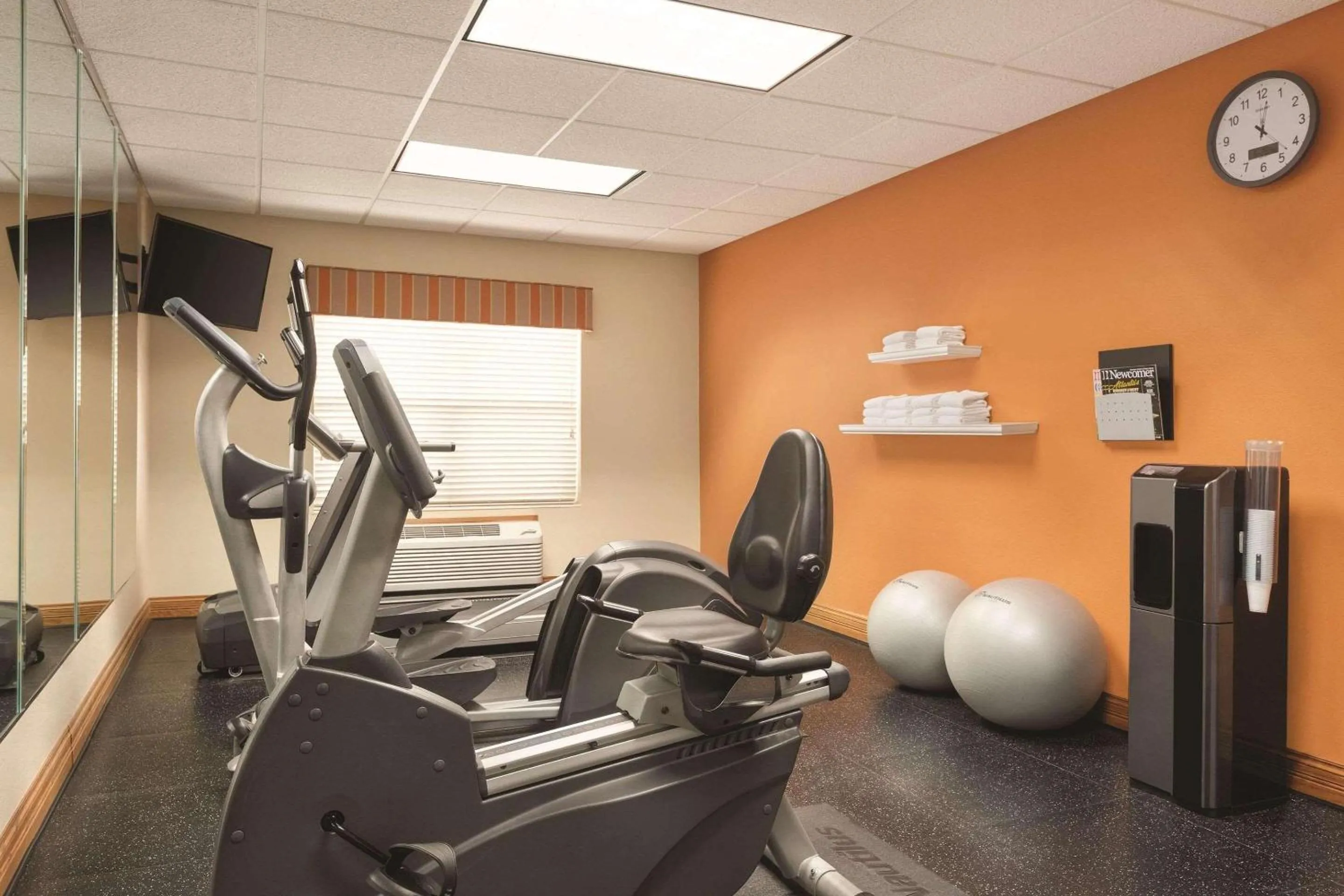 Fitness centre/facilities in Country Inn & Suites by Radisson, Lawrenceville near Northside