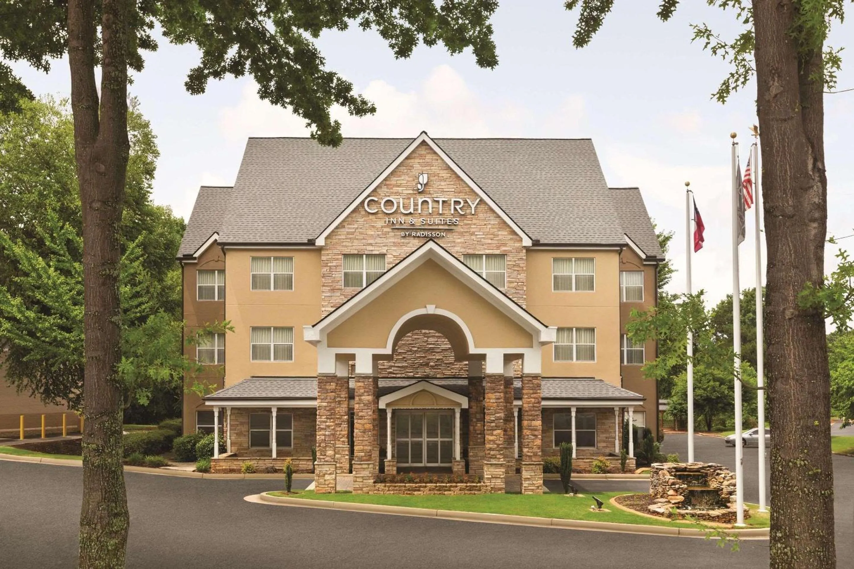 Property building in Country Inn & Suites by Radisson, Lawrenceville near Northside