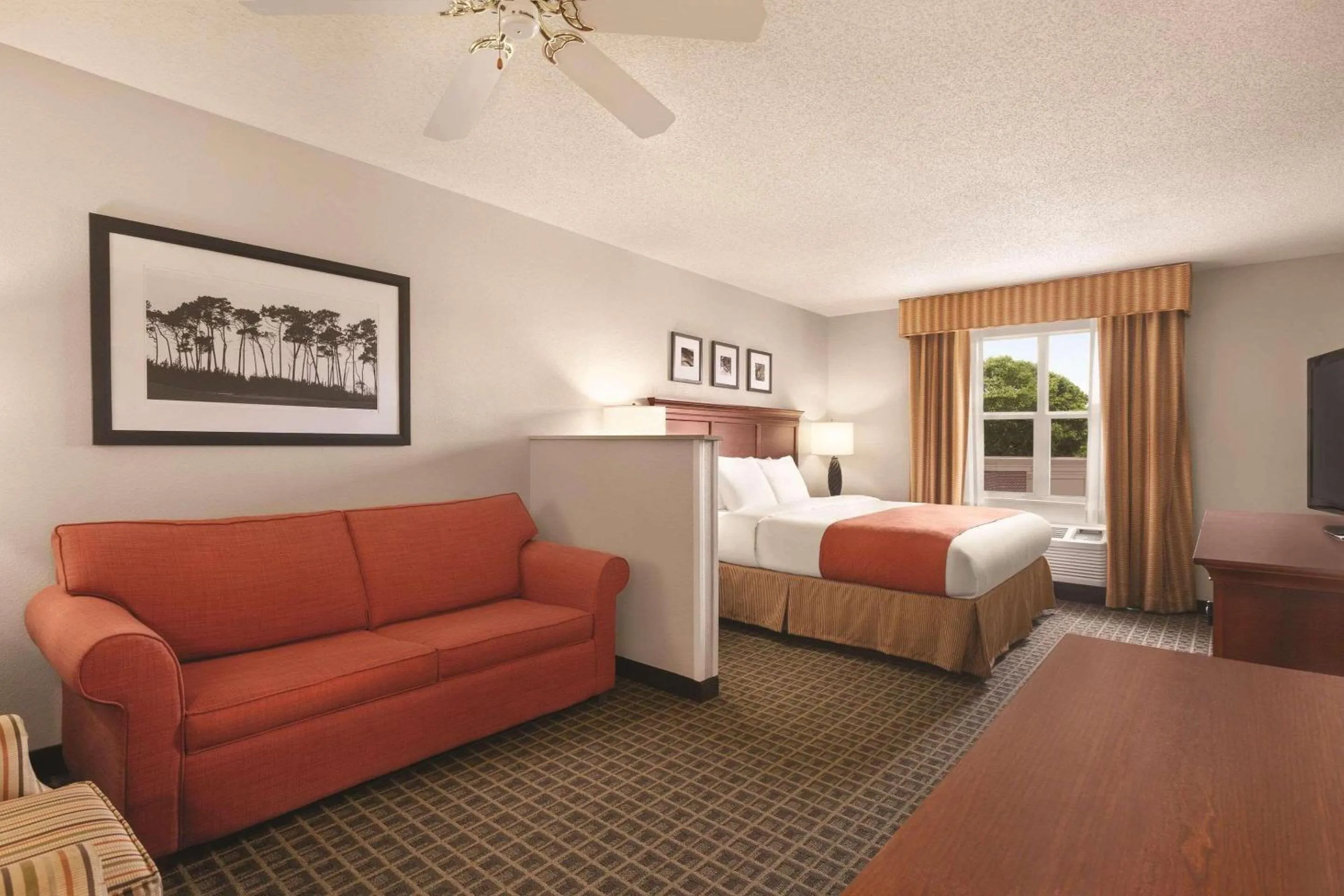 Bedroom, Bed in Country Inn & Suites by Radisson, Lawrenceville near Northside